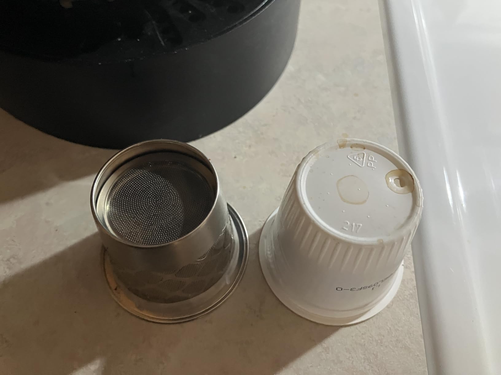 Noalto Reusable K Cups and Coffee Pods,Universal stainless steel k Cups for Keurig 2.0 and 1.0 Coffee Makers machine(2pack) customer photo 2