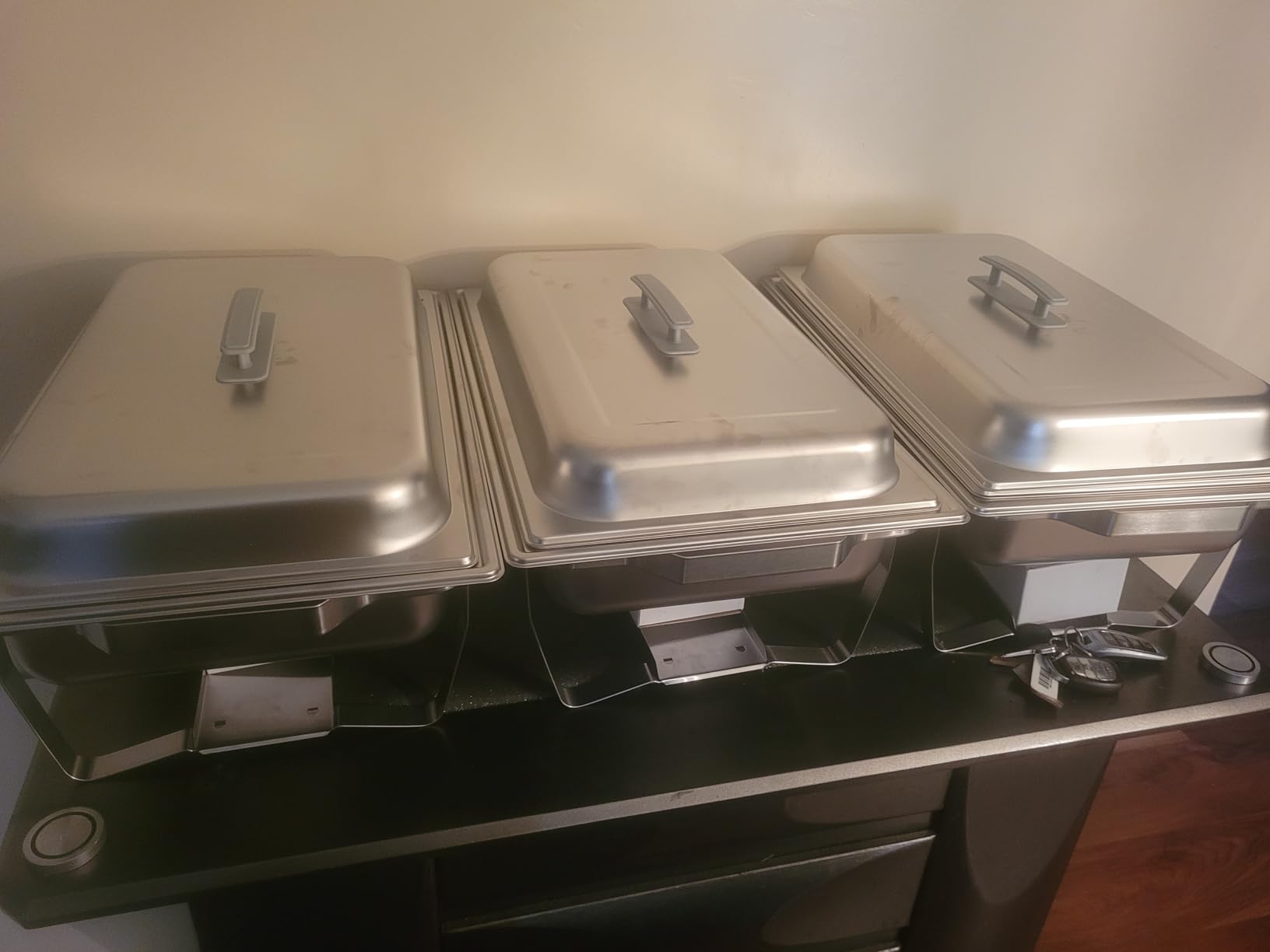 Alpha Living 4 Pack Chafing Dish Full Set - Stainless Steel Catering Chafer with Lids, Pans & Fuel Holders - Buffet Food Warmers for Parties, Events & Weddings - Alpine Gray Handles customer photo 1