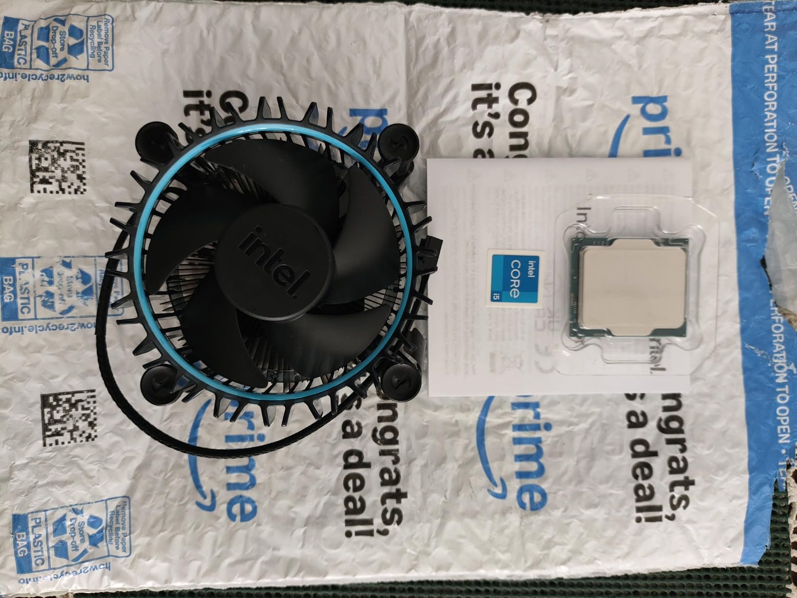 CPU Core i5-12400F / 6/12 / 2.5GHz / 6xxChipset customer photo 1