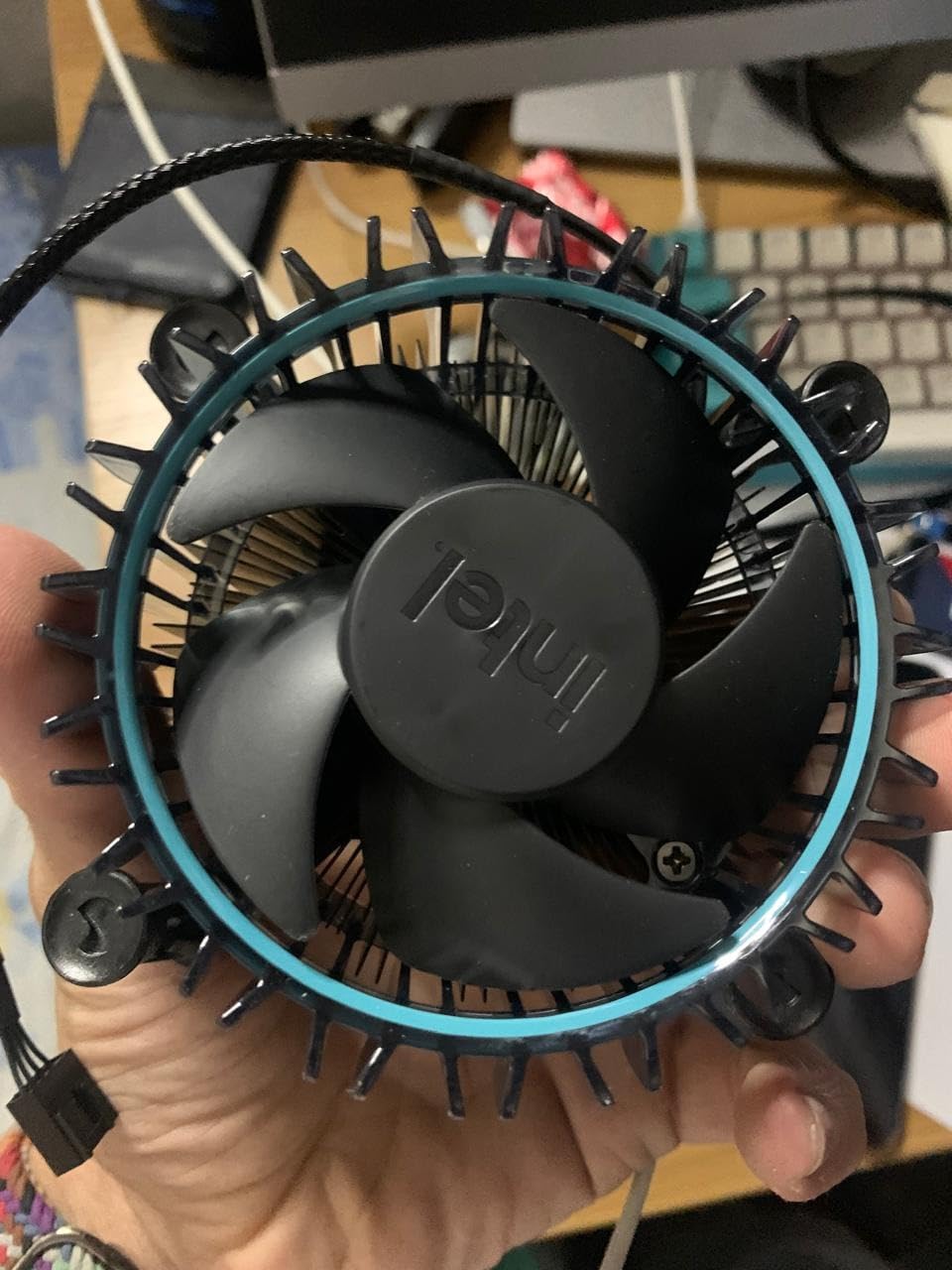 Intel Core 12th Gen i3-12100F desktop processor, featuring PCIe Gen 5.0 & 4.0 support. Discrete graphics required. customer photo 2