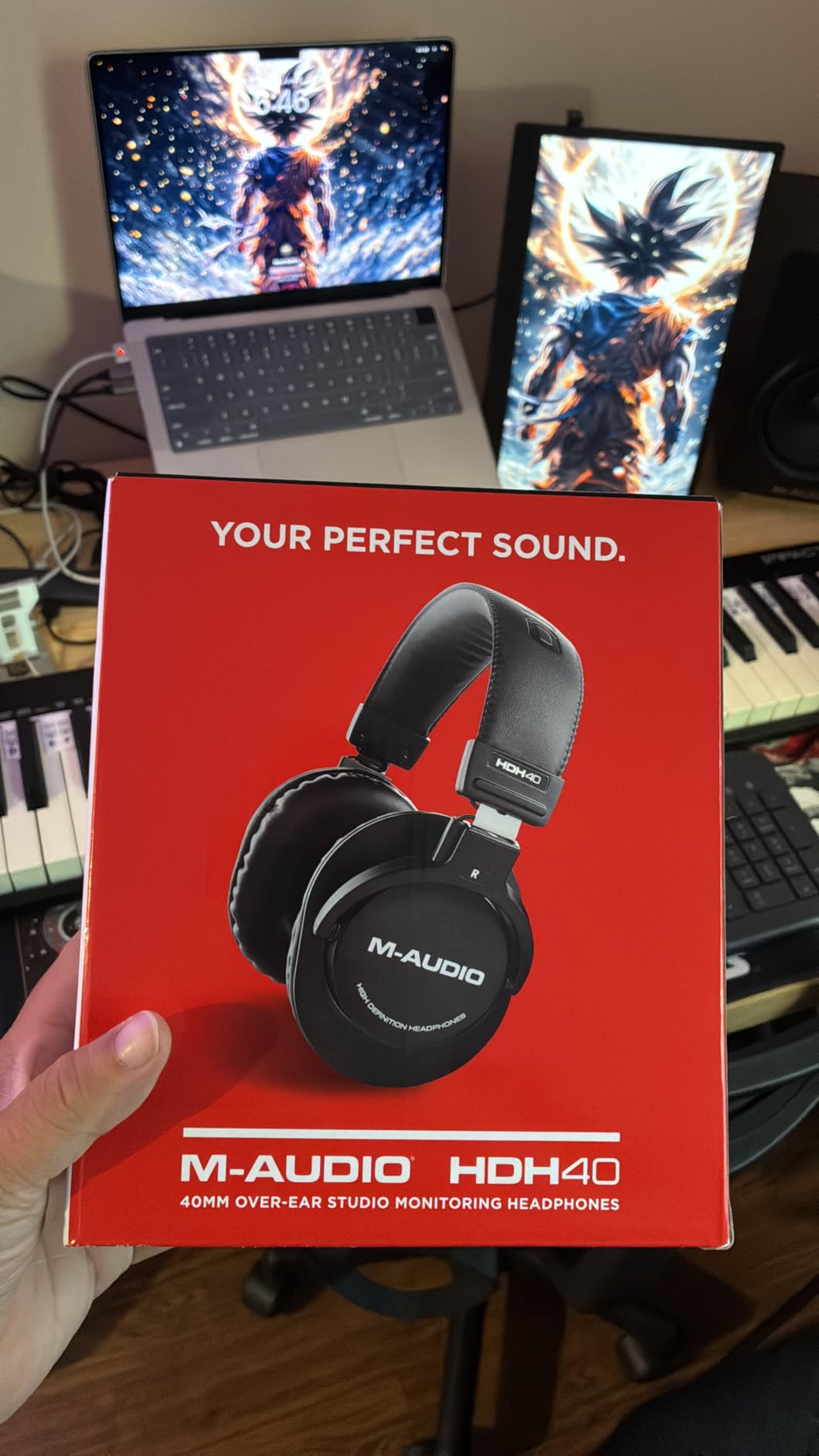 M-AUDIO HDH40 - Over Ear Studio Headphones with Closed Back Design, Flexible Headband and 2.7m Cable for Studio Monitoring, Podcasting and Recording customer photo 2