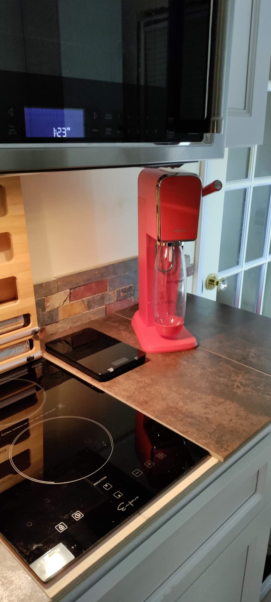 SodaStream Art Sparkling Water Maker (Black) with CO2 and Dishwasher Safe Bottle customer photo 2