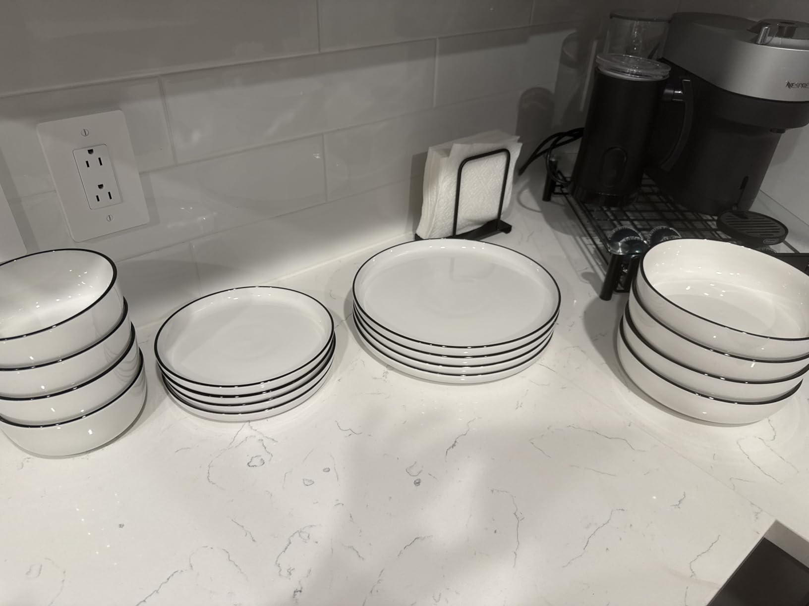 Gibson Home Oslo Porcelain Chip and Scratch Resistant Dinnerware Set, Service for 4 (16pcs), Ceramic Plates and Bowls Dishes Sets, White - Microwave and Dishwasher Safe customer photo 2