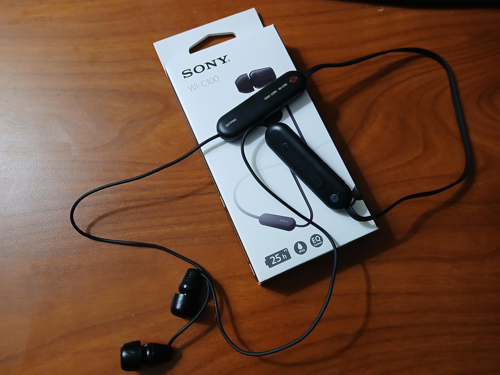 Sony WI-C100 Wireless in-Ear Bluetooth Headphones with Built-in Microphone, Black customer photo 1