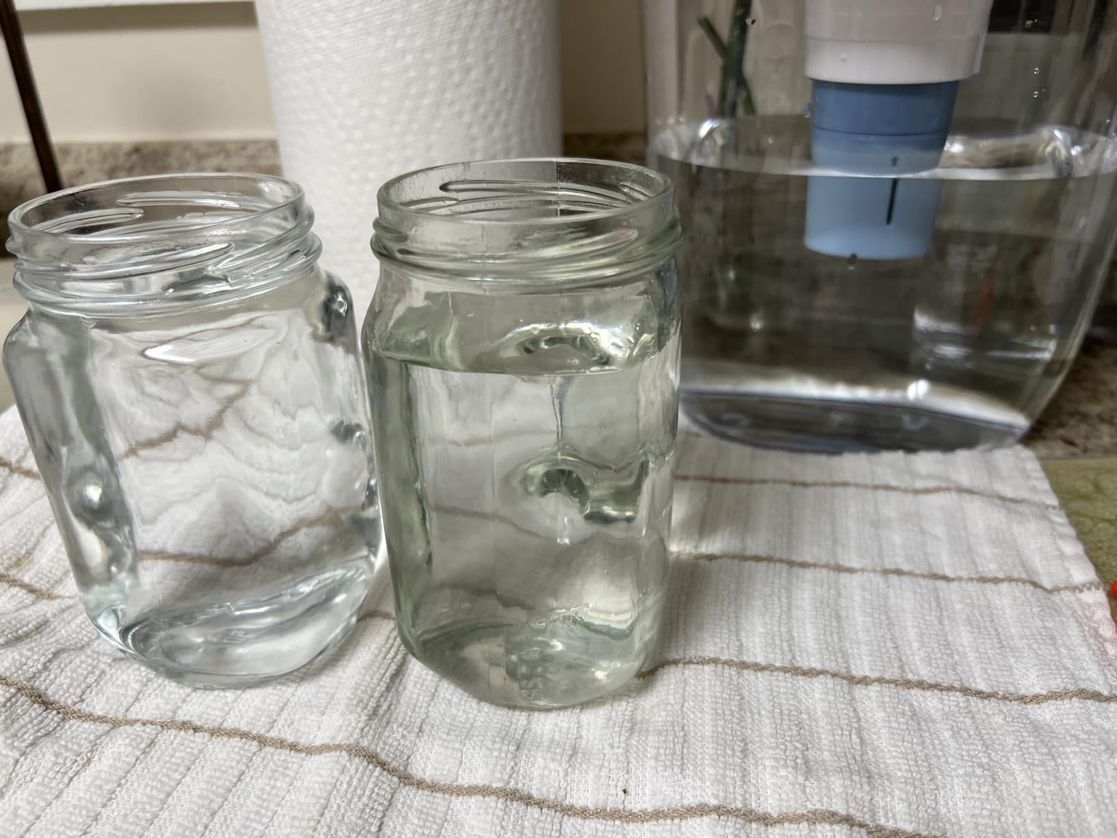Brita Water Pitcher, Everyday Elite Filter, Removes 99% of Lead, Includes 1 Filter, 10-Cup Capacity, White customer photo 1