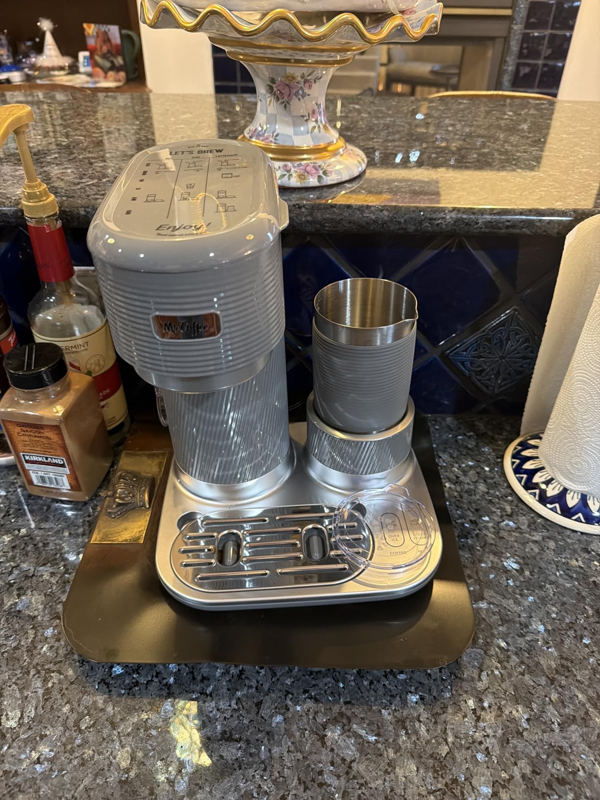 Mr. Coffee 4-in-1 Latte Lux Iced Hot Coffee Maker with Built-In Milk Frother Single-Serve 22 Ounces customer photo 1