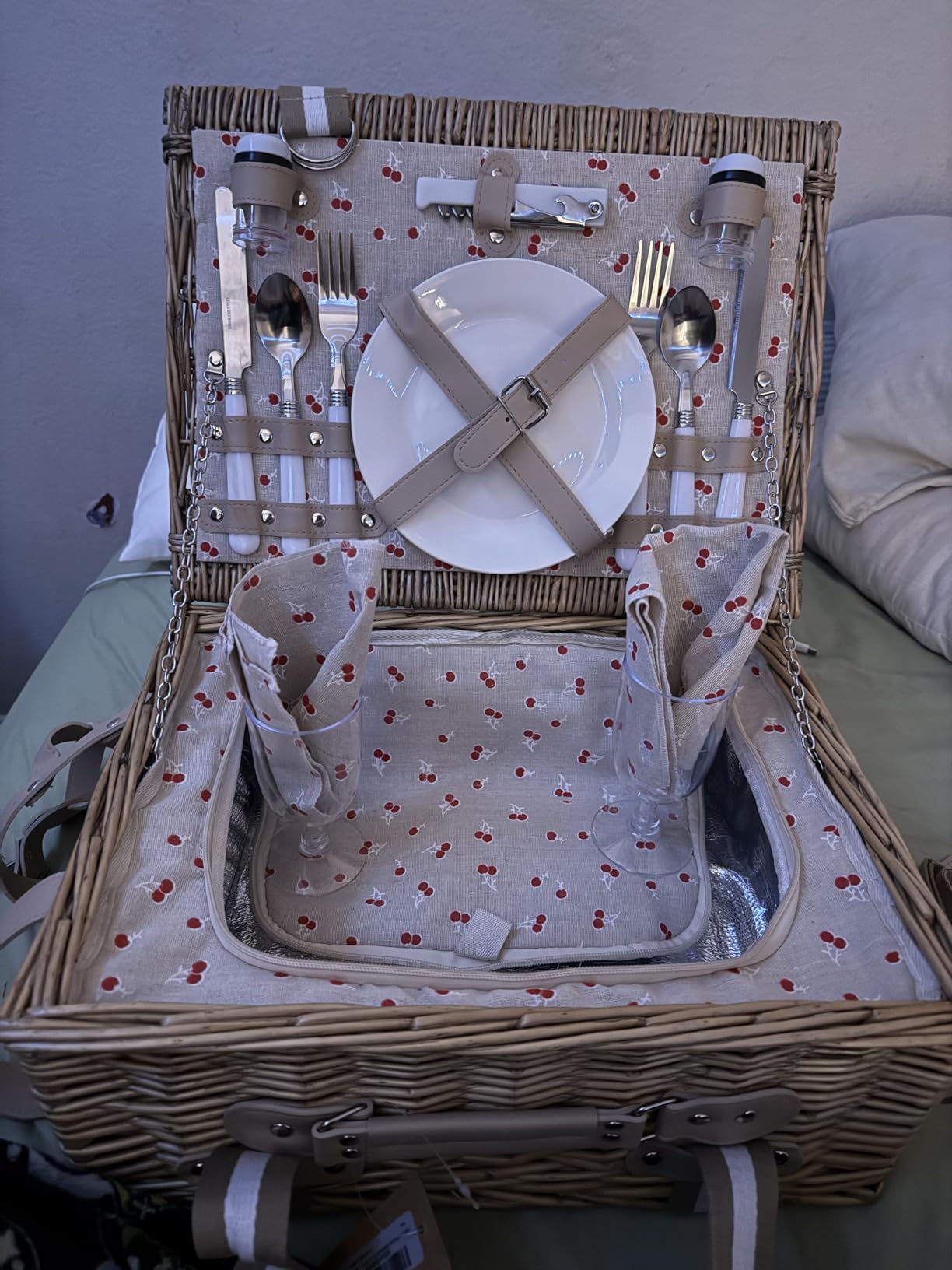 19Pcs Picnic Basket for 2 with Insulated Liner and Waterproof Picnic Blanket Wine Pouch, Large Wicker Picnic Hamper for Camping,Outdoor,Valentine Christmas for Couples customer photo 1