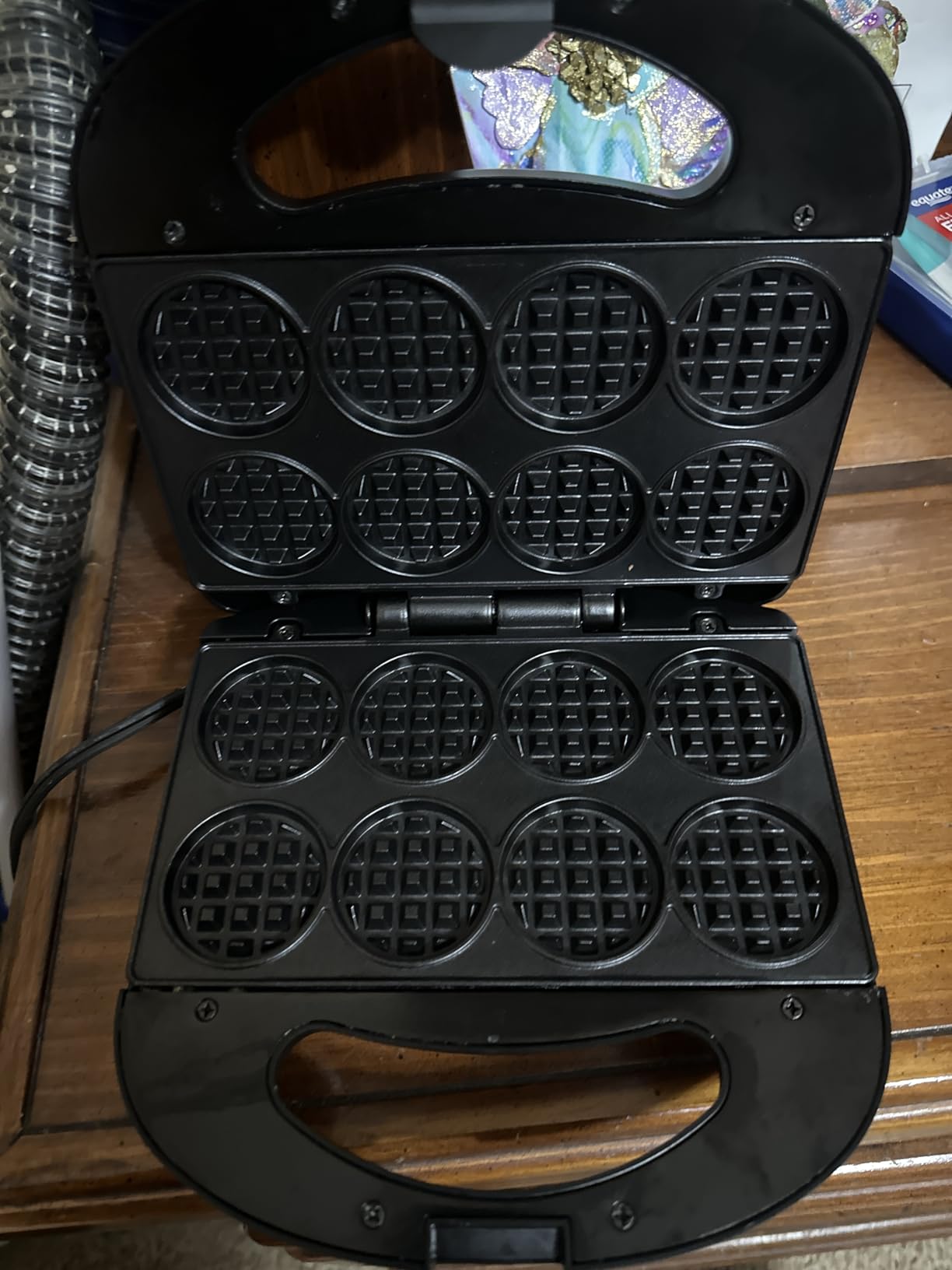 Pizzelle Maker with Non-Stick Coating, Electric Pizzelle Cookie Baker Press with Snowflake Pattern, Make Two 4 Inch Traditional Italian Waffle Cookies at Once, Recipe Included customer photo 2