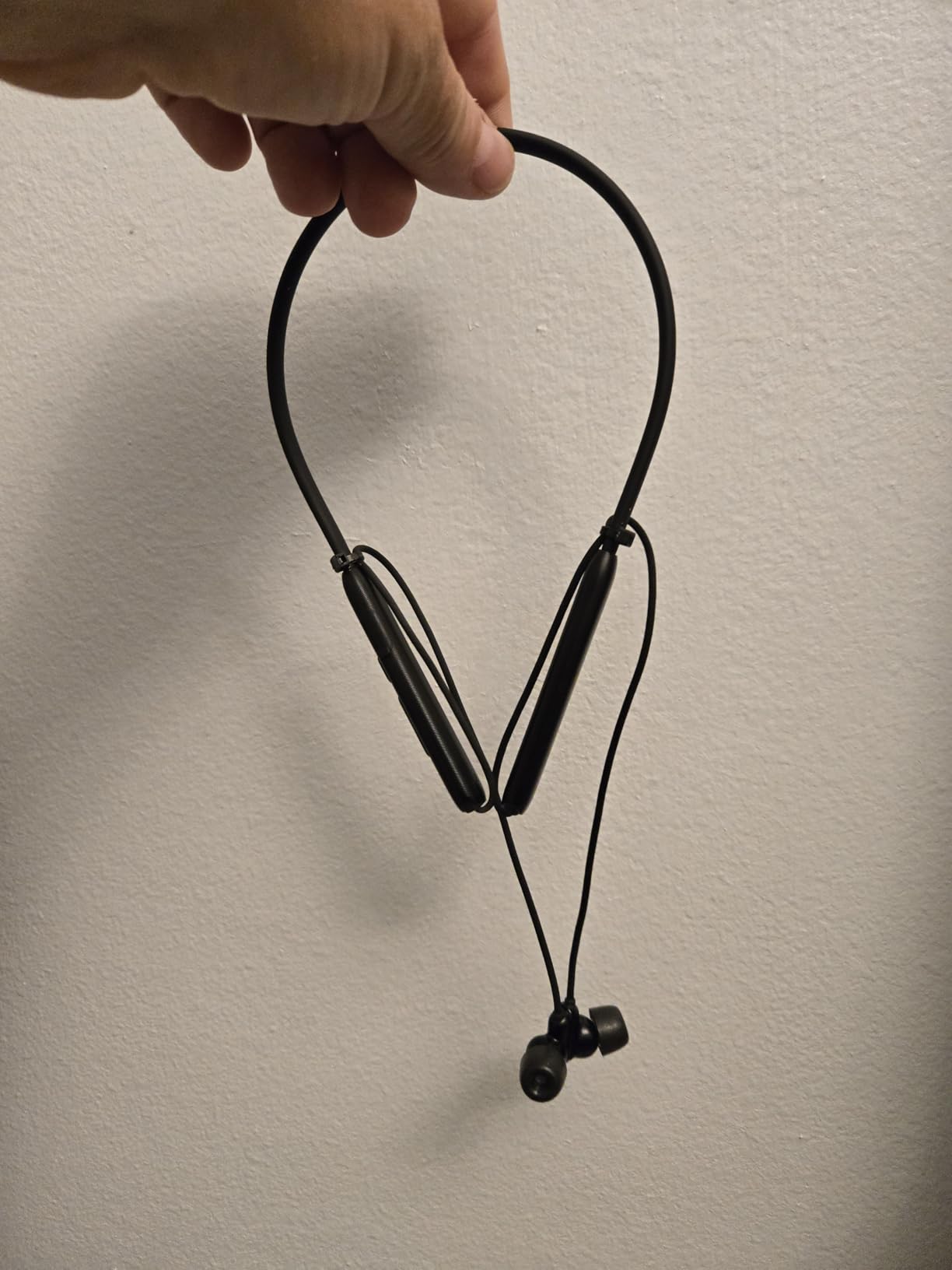 N18 Neckband Bluetooth Earbuds, Wireless Bluetooth 5.2 Headphones with Microphone, Ultra-Lightweight Comfort, IPX7 Waterproof, Deep Bass Strong Beat, 20H Playtime, Magnetic Earphones (Black) customer photo 1