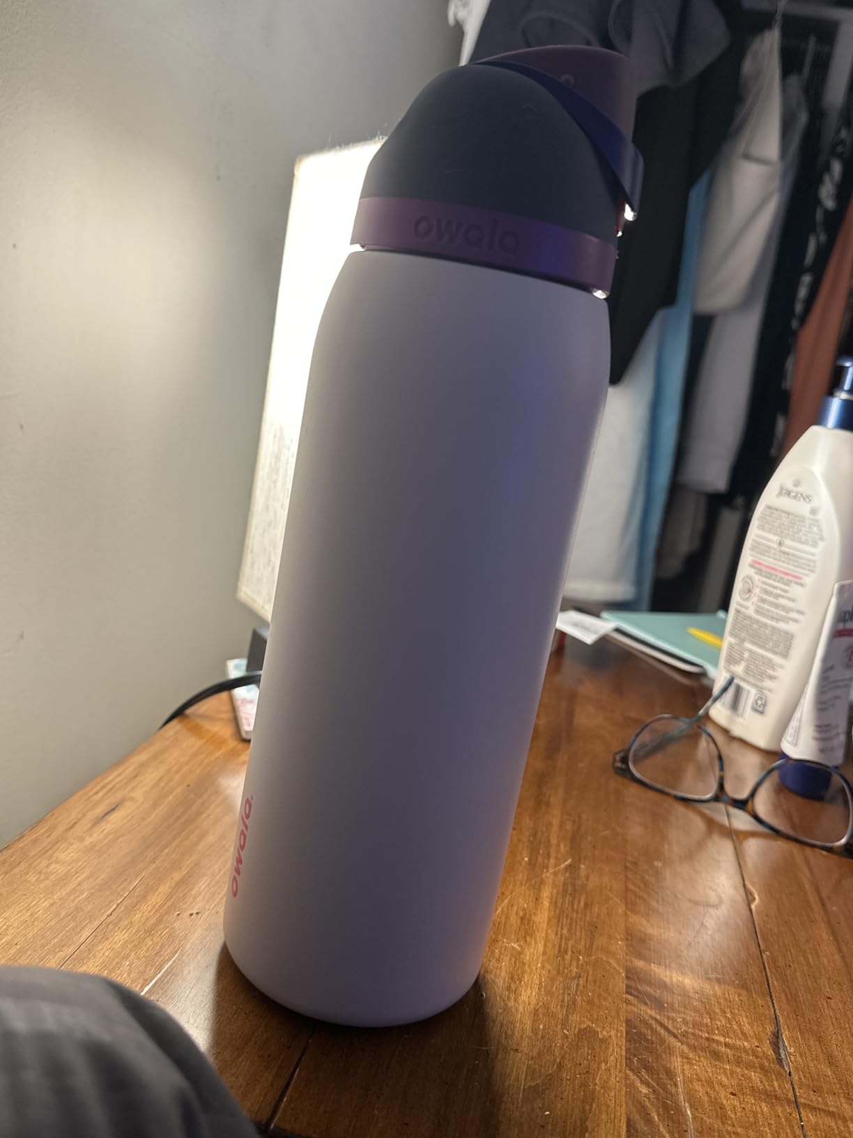 Owala FreeSip Insulated Stainless Steel Water Bottle with Straw for Sports, Travel, and School BPA-Free Sports Water Bottle, 40 oz, Boneyard customer photo 1