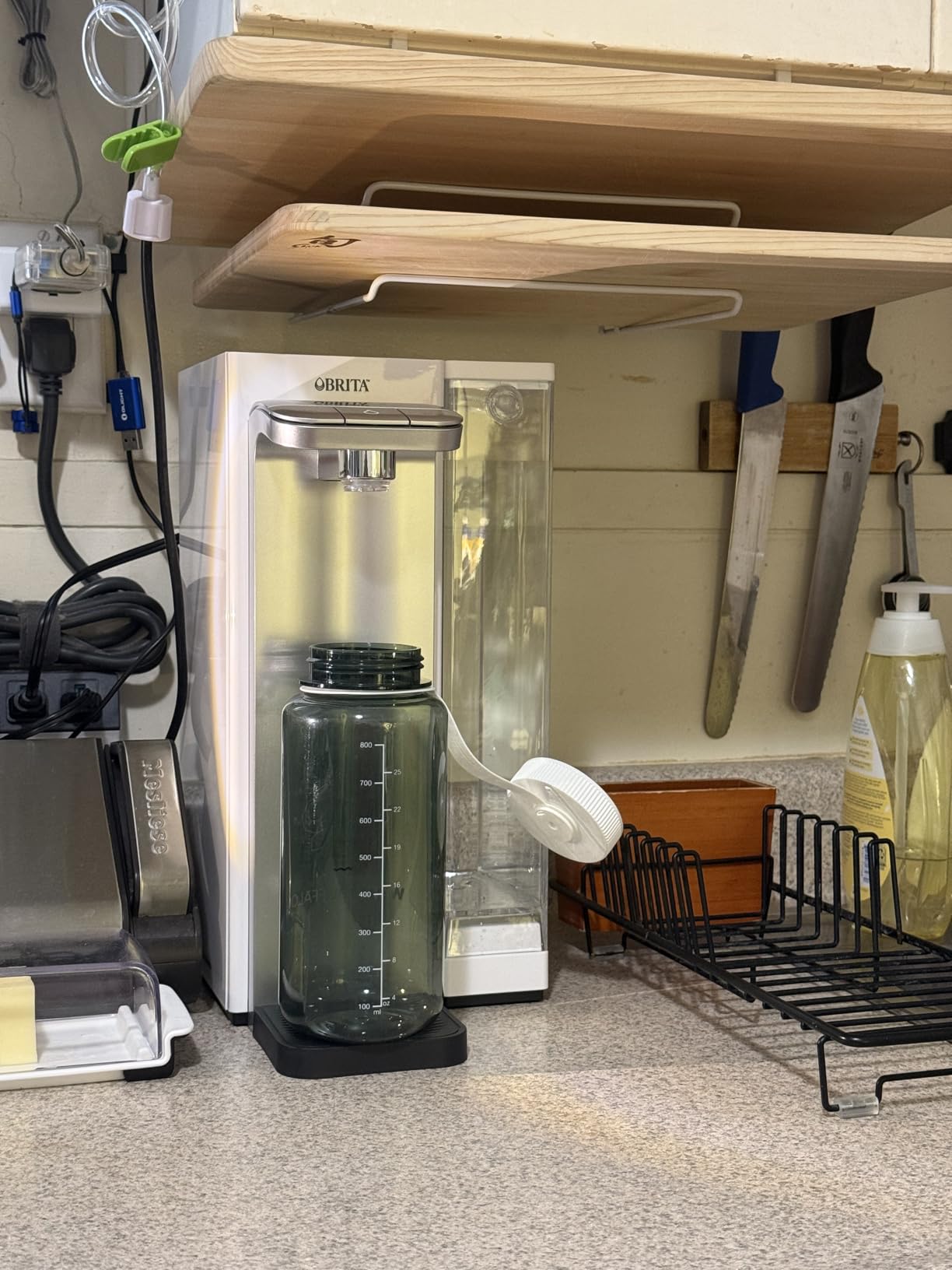 Brita Hub Instant Powerful Countertop Water Filter System, Reduces 70+ Contaminants, 12 Cup Water Reservoir, Includes 6 Month Carbon Block Filter, White customer photo 2
