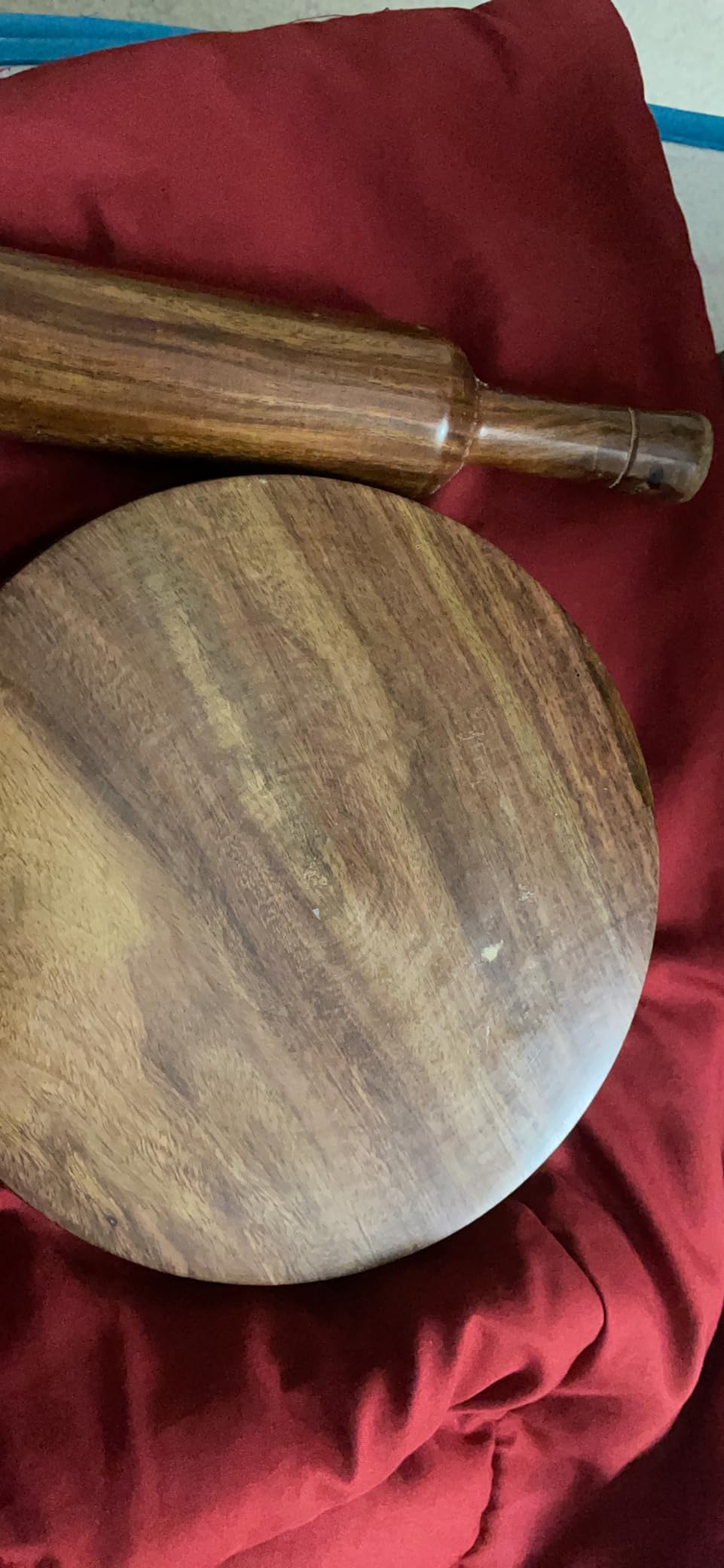 IBLAY Wooden Serving Board, Round Chapati Chakla, Perfect for Making Chappati at Home, Wooden Roti/Chapati Maker, Wood Rolling Board and Rolling Pin Set (Chakla Belan) (9 inch) customer photo 1