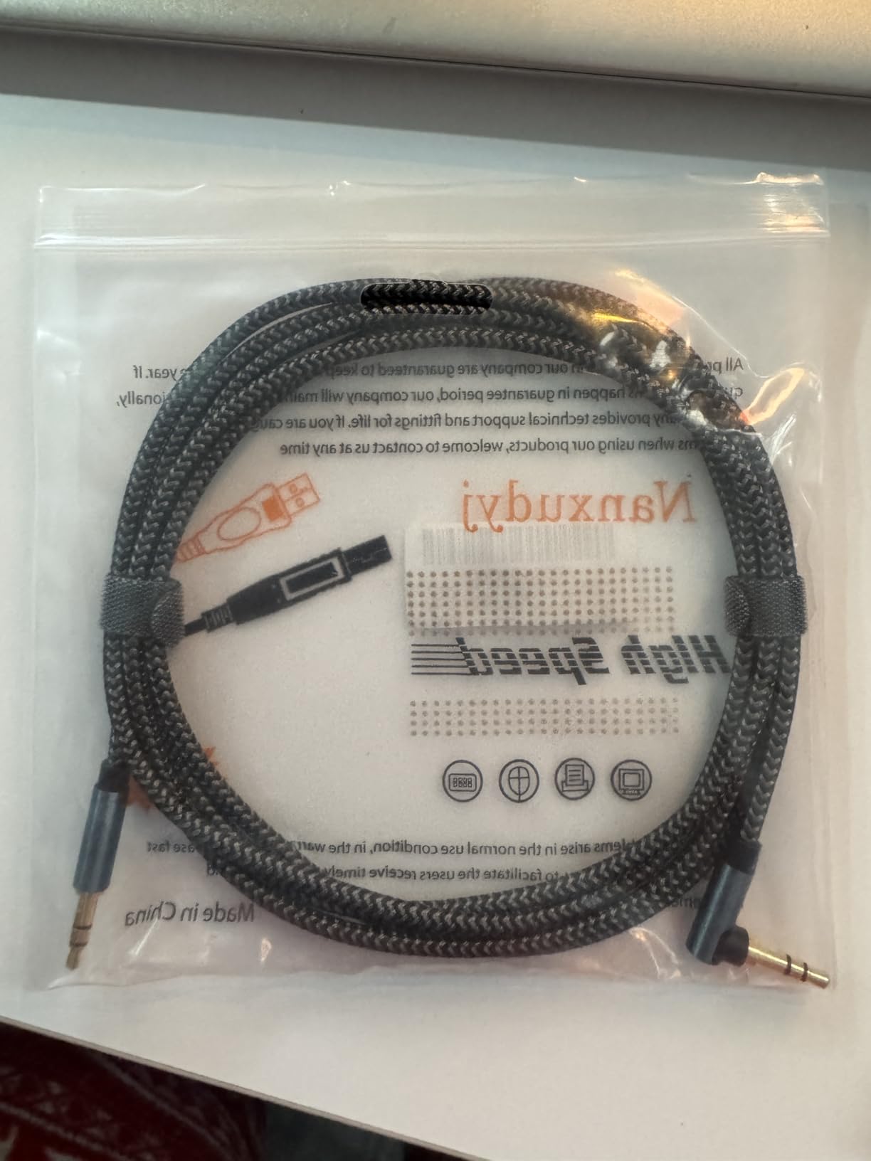 AUX Cord 6ft,3.5mm Stereo Audio Cable 90 Degree Nylon Braided 3.5mm Male to Male Stereo Aux Cables Right Angle TRS Cable Portable Compatible for Headphone, car,Tablets, Speakers customer photo 2