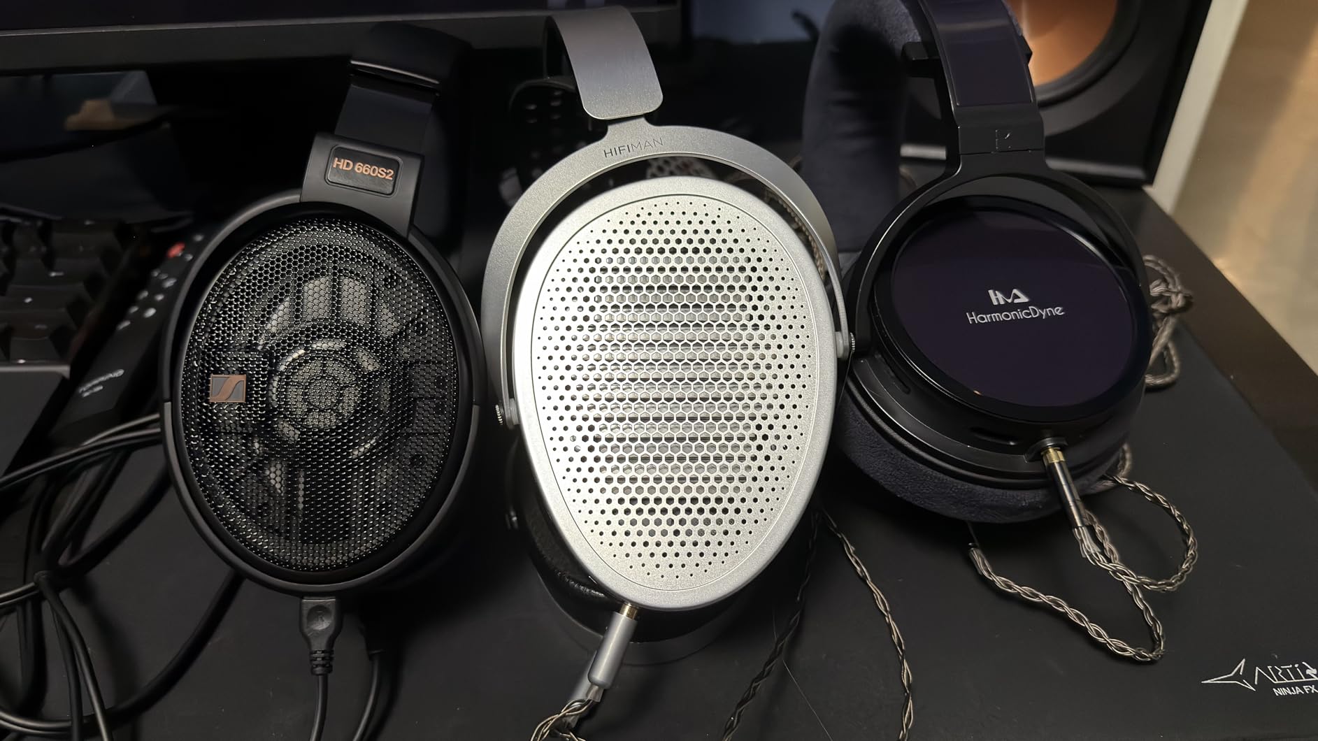 Sennheiser HD 660S2 - Audiophile Open-Back Over-Ear Headphones with Deep Bass Extension and Refined Acoustic Performance, Headphones for PC, Music, Gaming, Podcasts, Premium Black customer photo 2