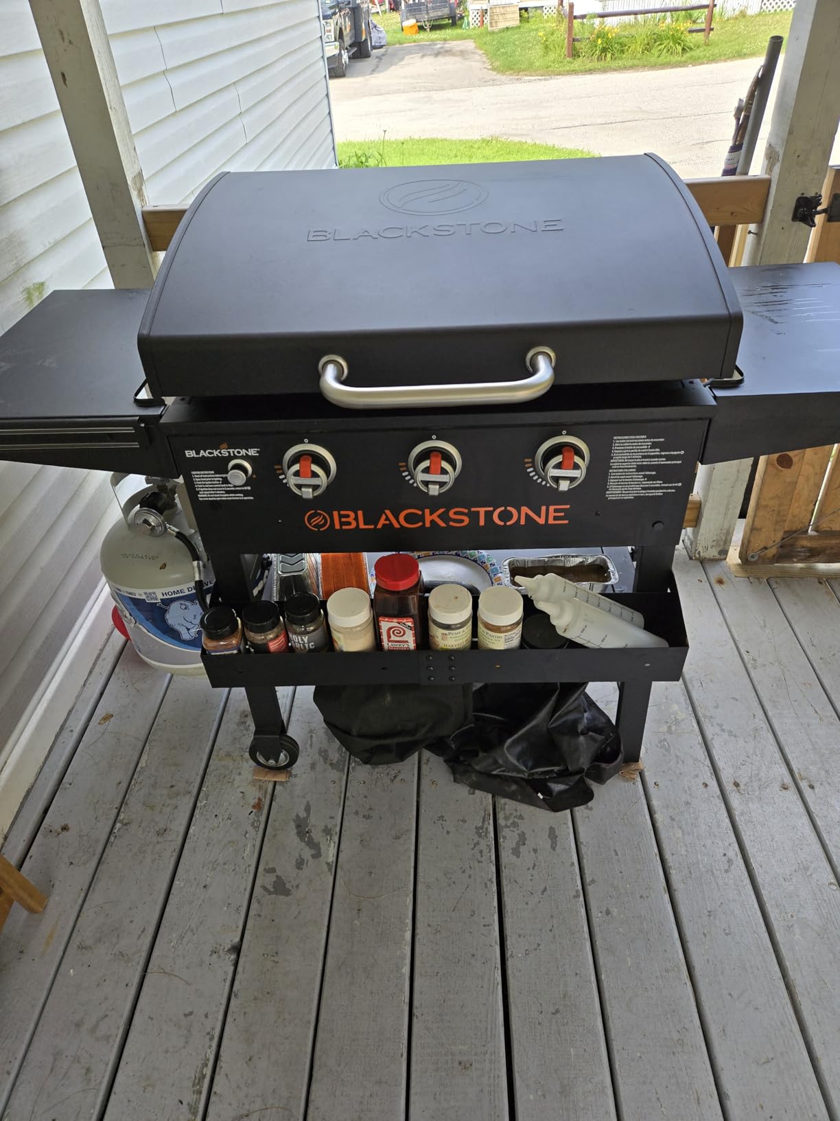 28 Inch Blackstone Griddle 2080 Original 3-Burner XL Griddle with Hood and Side Shelves Outdoor Flat Top Grill customer photo 1