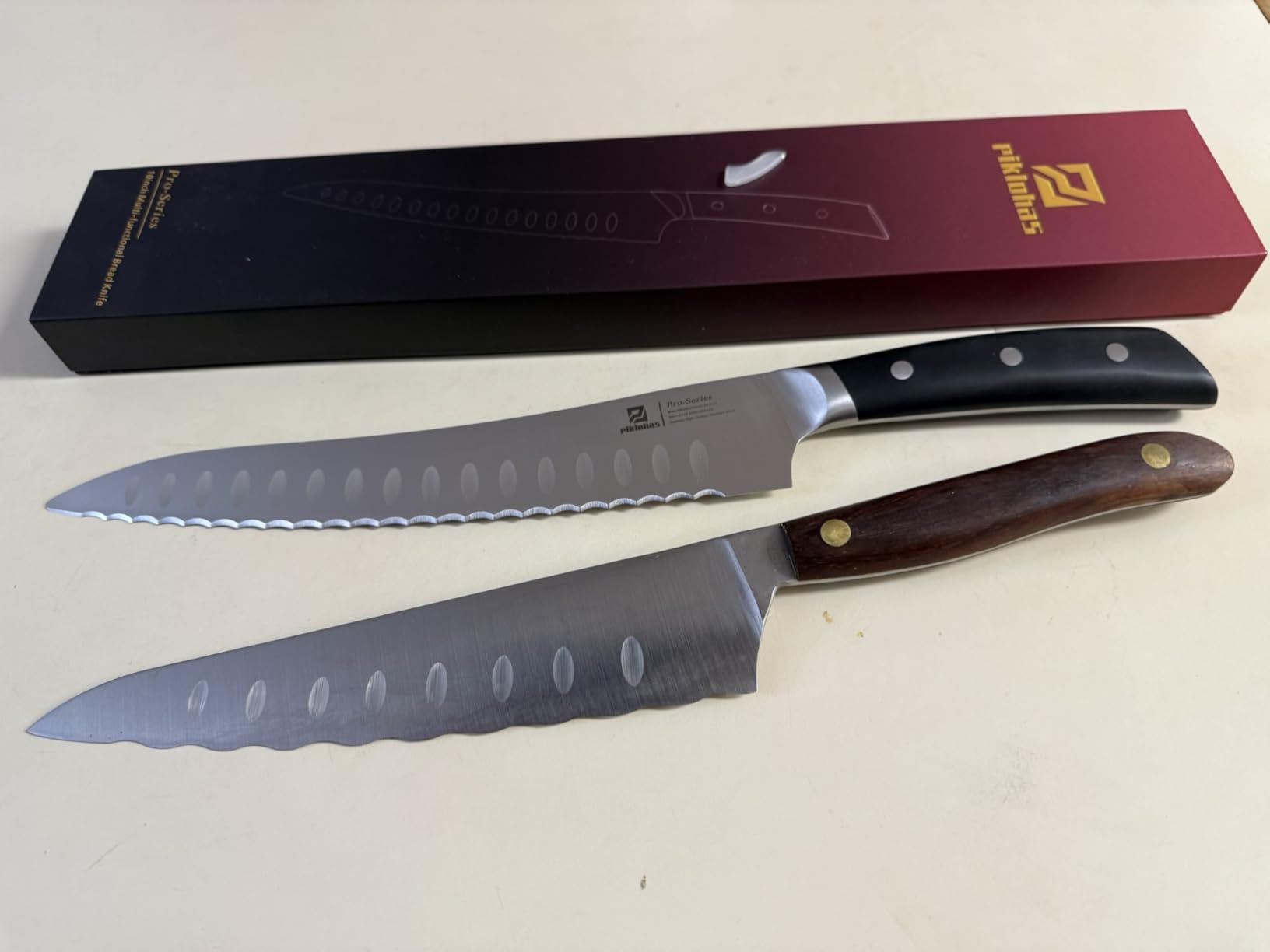 Resharpenable Bread Knife for Homemade Bread, 10 Inch Serrated Sourdough Knife with Offset Handle, Innovative Wavy Edge for Clean Slices Crusty Bread, Bagels, Pineapple & Tomatoes, Gift Box customer photo 1