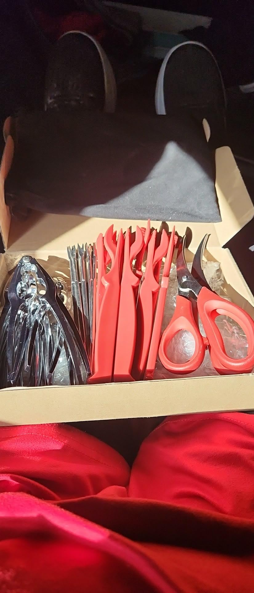 Crab Crackers and Tools, 27-piece Seafood Tools Set, Includes 8 Crab Leg Crackers, 8 Lobster Shellers, 8 Crab Leg Forks/Picks, 2 Seafood Scissors & Storage Bag, Nut Cracker Set customer photo 1