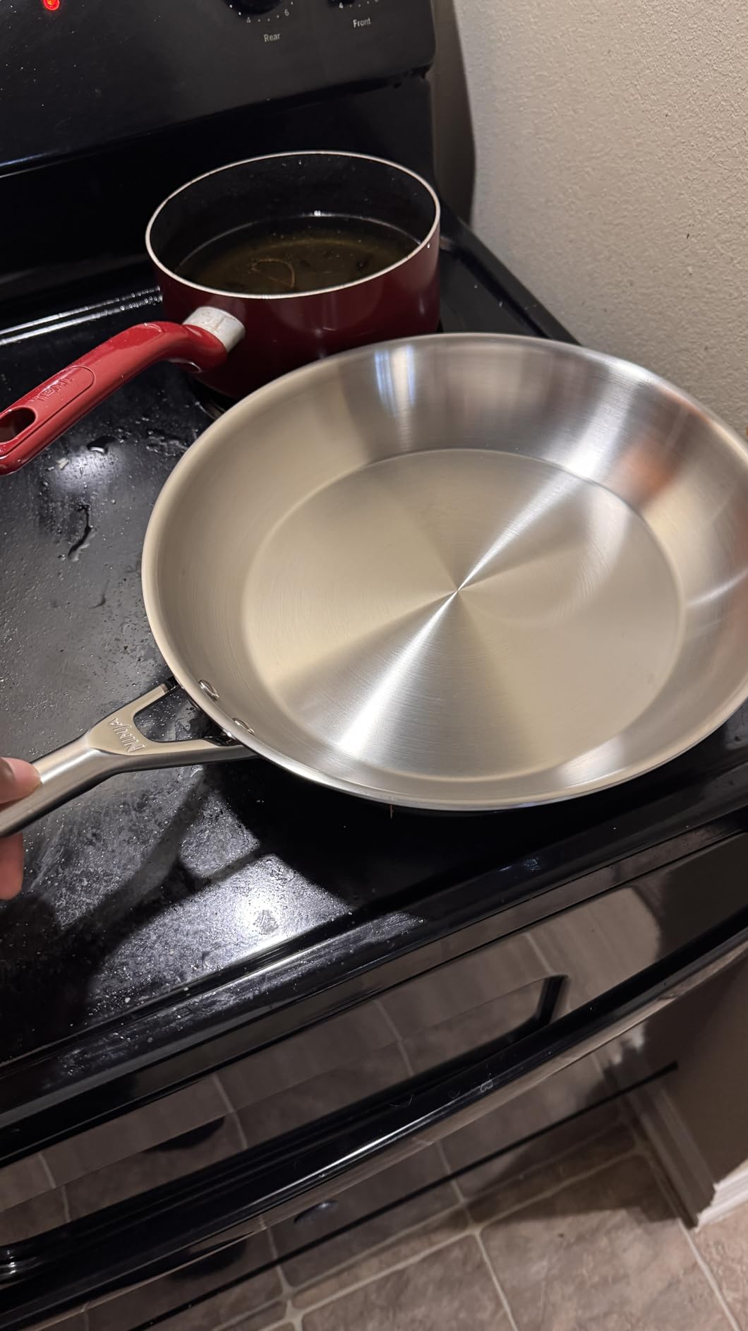 Ninja EverClad Stainless Steel Cookware 12 Piece Pots & Pans Set, All Stovetops & Induction, Oven Safe to 600F, Tri-Ply Commercial-Grade customer photo 1