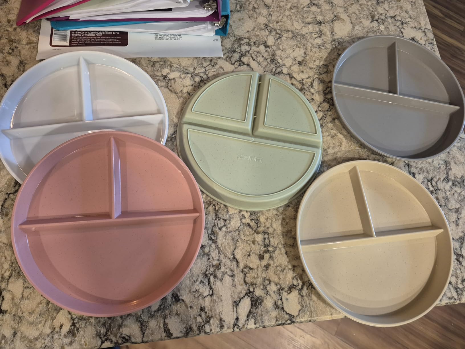 Portion Control Plate For Weight Loss 9 Inch 5Pcs, Round Divided Plates for Adults, 3 Compartment Plates is very thick and smooth,Suitable for Bariatric Diet customer photo 1