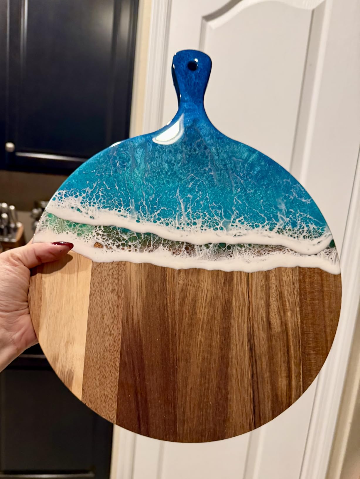 Sliner 6 Pcs Acacia Wood Round Cutting Board Bulk 0.6 Inch Thick Charcuterie Board with Handle Large Wooden Chopping Paddle for Cutting Pizza Cheese Meat Fruit(14 x 18.9 Inch) customer photo 1