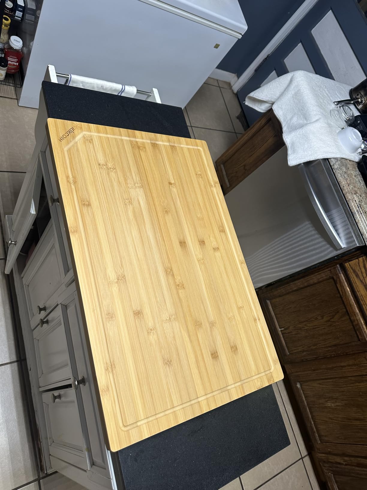 Bamboo Cutting Boards for Kitchen, Extra Large Wood Cutting Board with Deep Juice Groove and Handle Heavy Duty Chopping board, Kikcoin, 17.6