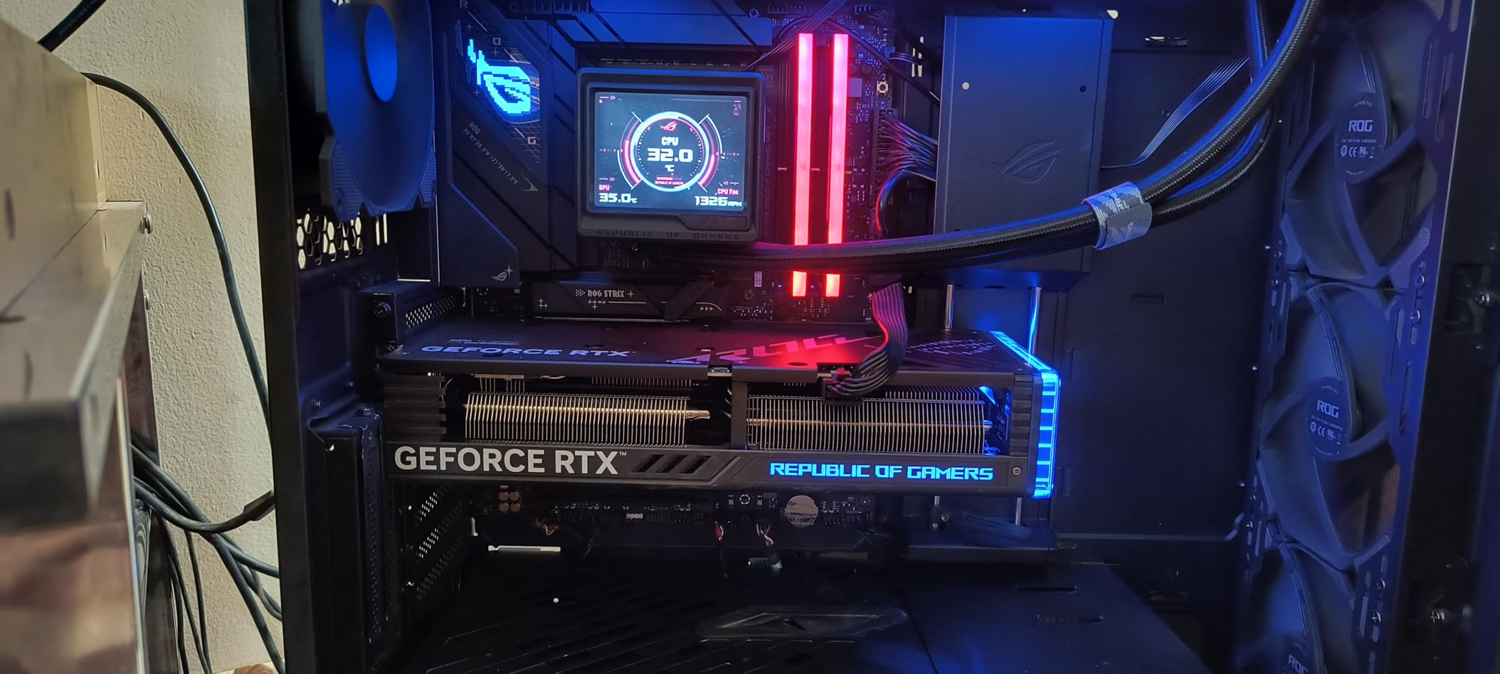 ASUS Dual GeForce RTX 4060 OC White Edition 8GB GDDR6 (PCIe 4.0, 8GB GDDR6, DLSS 3, HDMI 2.1a, DisplayPort 1.4a, 2.5-Slot Design, Axial-tech Fan Design, 0dB Technology) customer photo 1