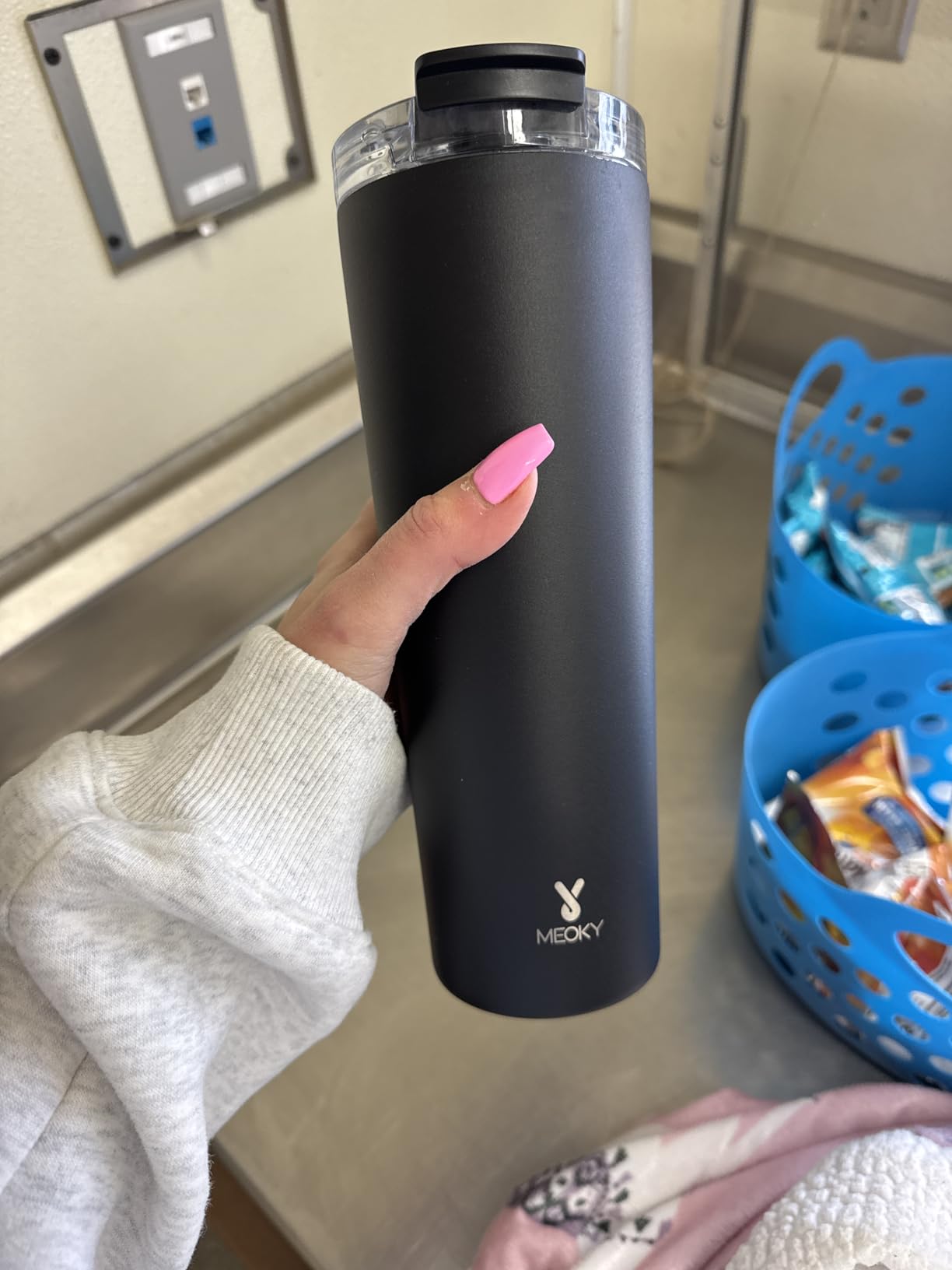 Meoky 24 oz Travel Coffee Mug with Leak-proof Lid, Stainless Steel Insulated Coffee Tumbler (Night) customer photo 2