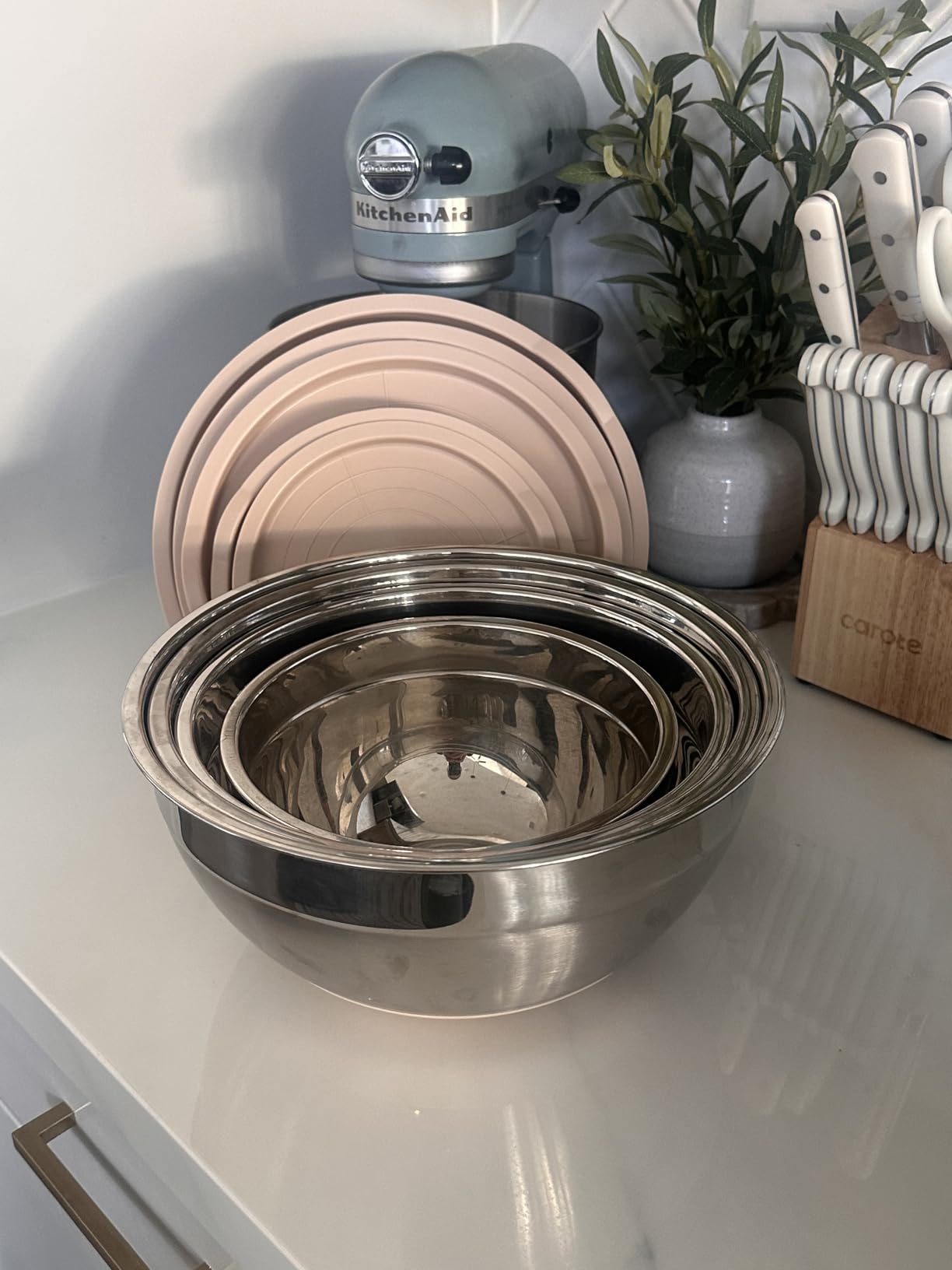 Umite Chef Mixing Bowls with Airtight Lids Set, 8PCS Stainless Steel Khaki Nesting Bowls with Grater Attachments, Kitchen Bowls with Non-Slip Bottoms, Size 5, 4, 3.5, 2, 1.5QT for Mixing & Serving customer photo 2