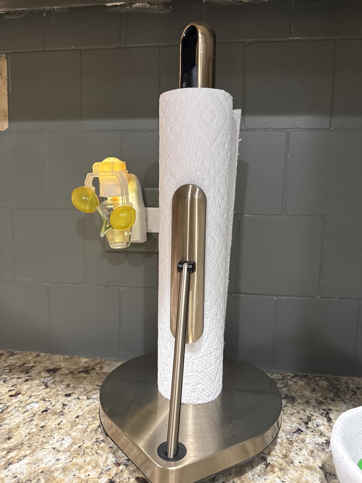 simplehuman Standing Paper Towel Holder with Spray Pump, Brass Stainless Steel, Gold customer photo 1