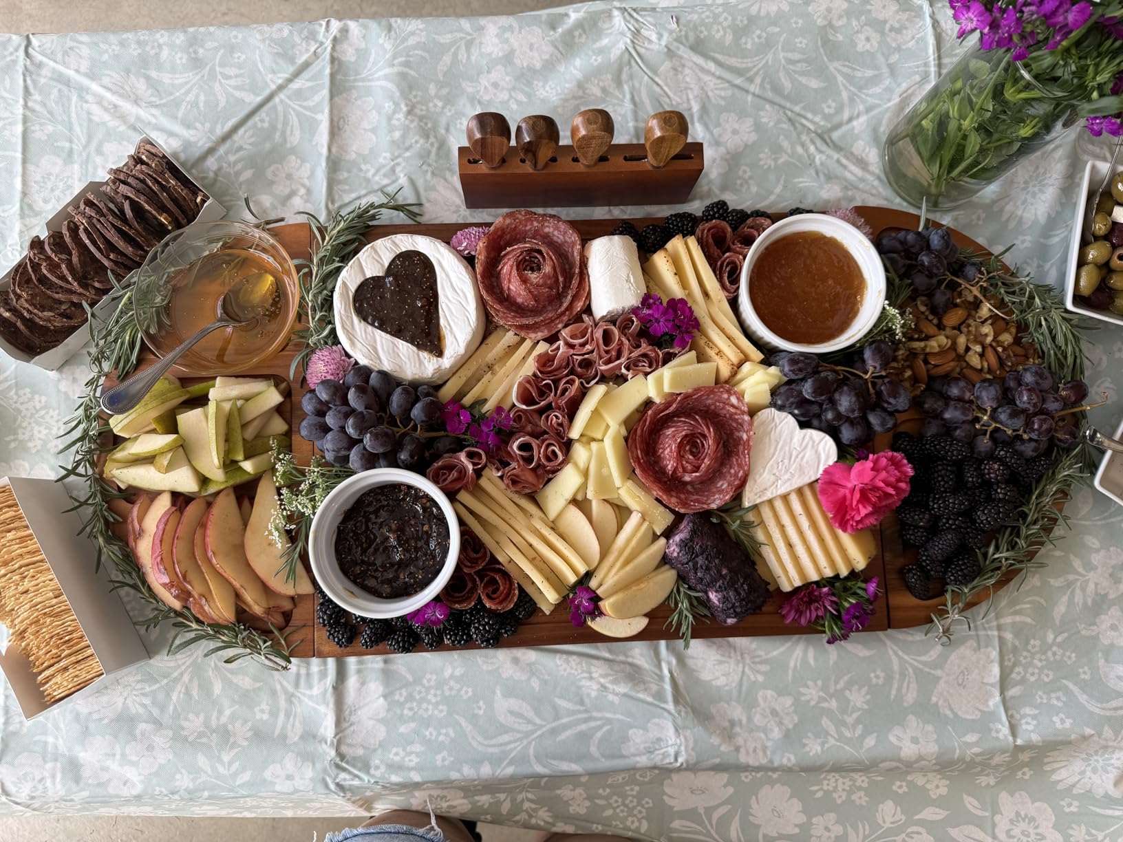 30 inch Large Acacia Wood Charcuterie Board with 4 Knives Set, Magnetic - 3 Parts Wooden Round Tray for Cheese - Long Appetizer Board for Serving Food Platter Cracker Snack customer photo 1