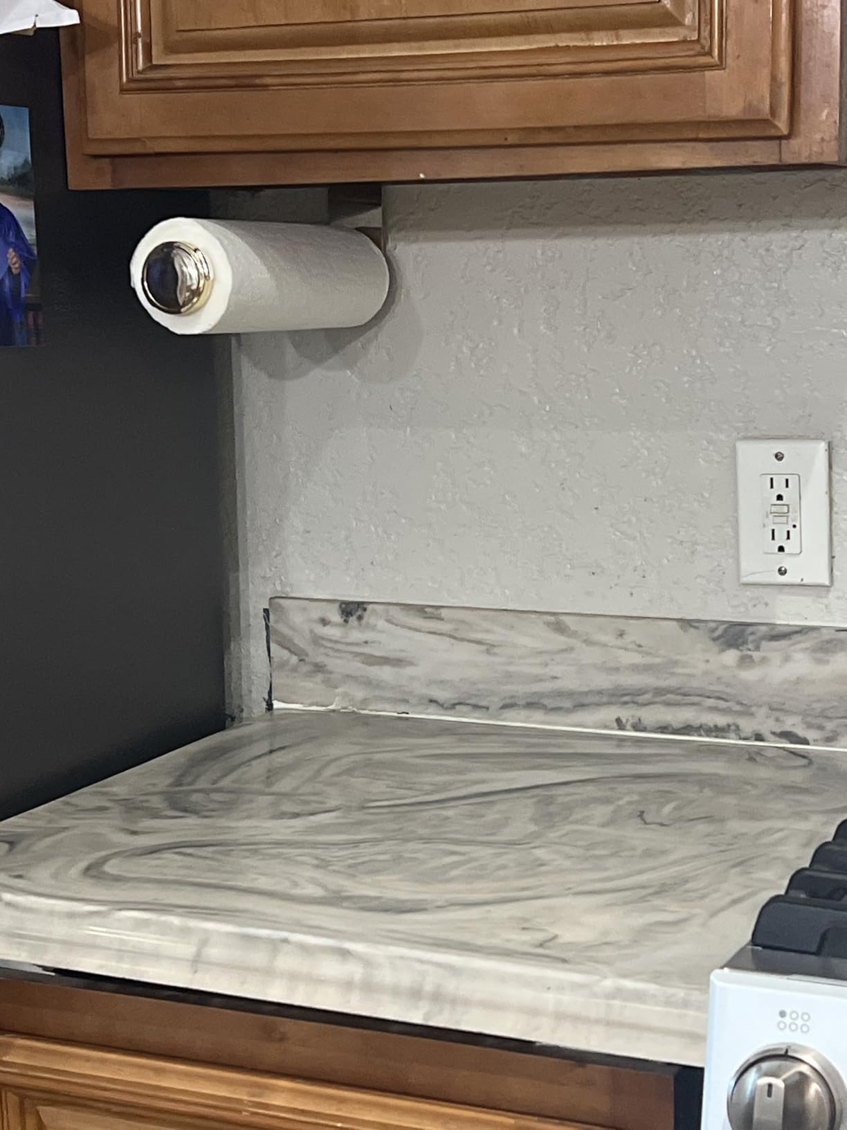 theaoo Paper Towel Holder Under Cabinet, One-Handed Tear Wall Mount Paper Towel Holder Dispenser with Damping Function for Kitchen Organization, Stainless Steel, Self-Adhesive or Drill mounting,Silver customer photo 2