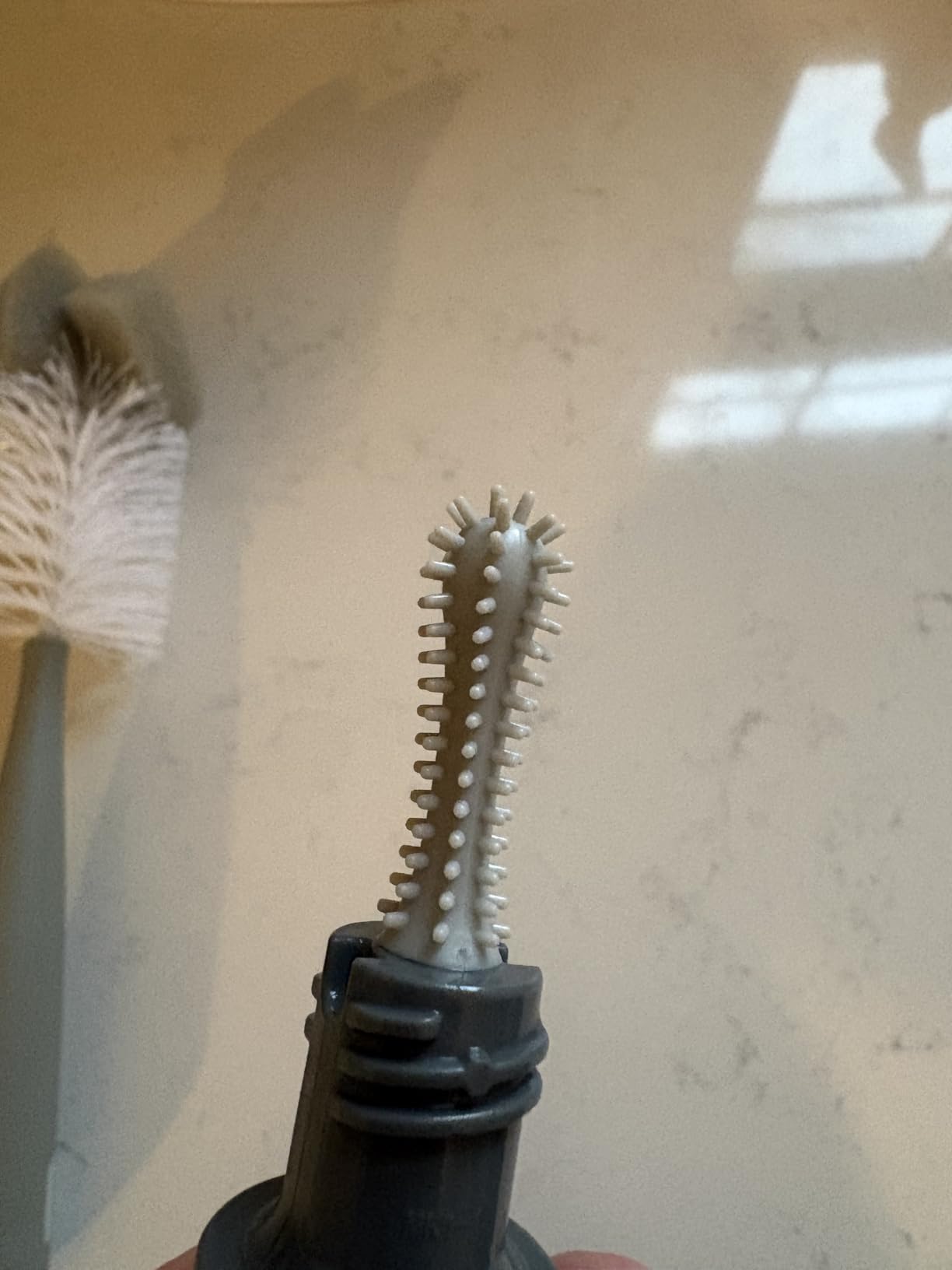 Munchkin Sponge Bottle Brush, Modern Design, 2 Pack, Grey customer photo 1