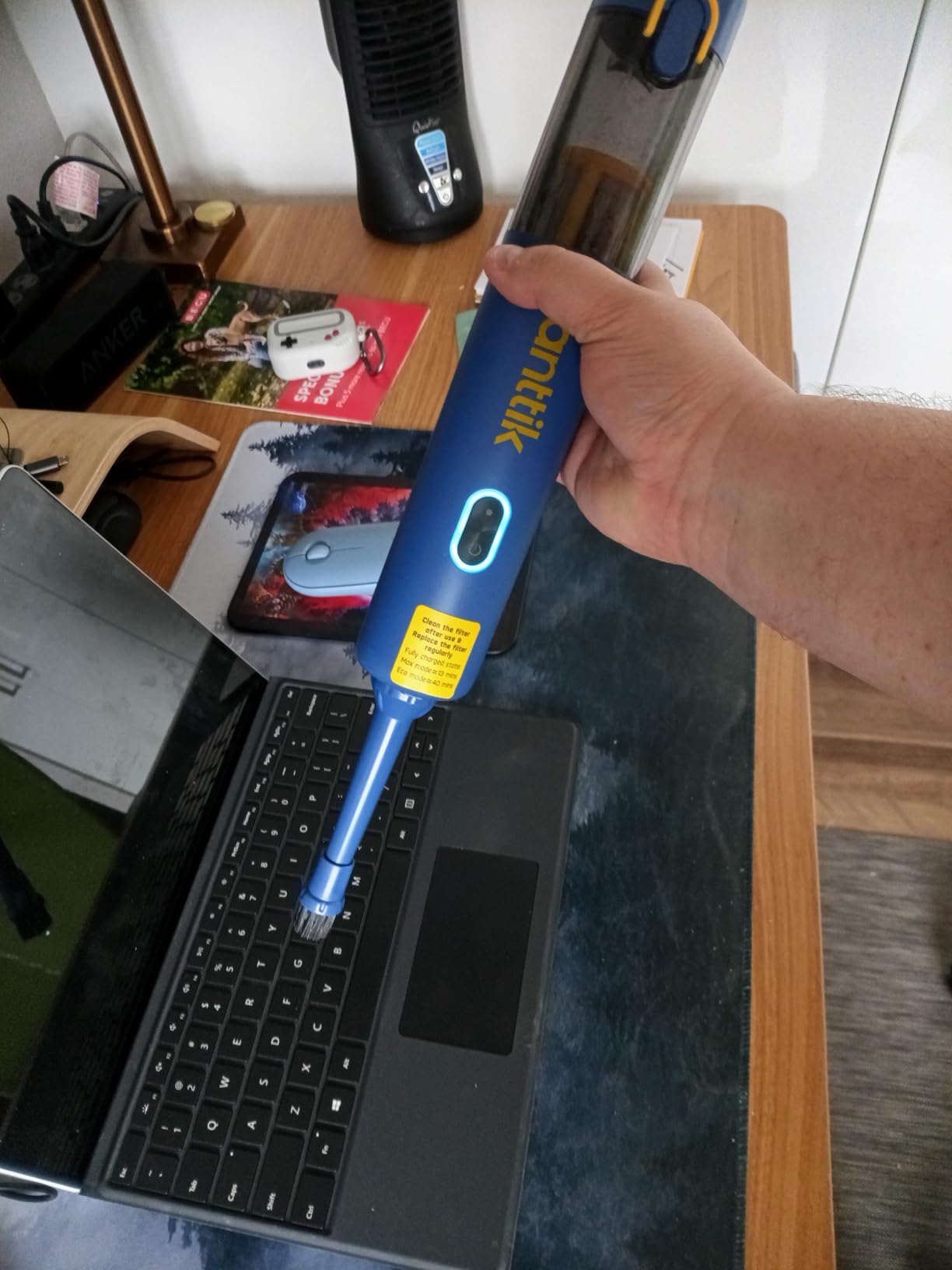 Fanttik Slim V8 APEX Car Vacuum, 4-in-1 Portable Mini Cordless Vacuum with 19000pa Suction Power, Type-C Charge, 2 Suction Modes, Handheld Vacuum for Small Jobs, Car, Office Desk, Keyboards (Black) customer photo 1