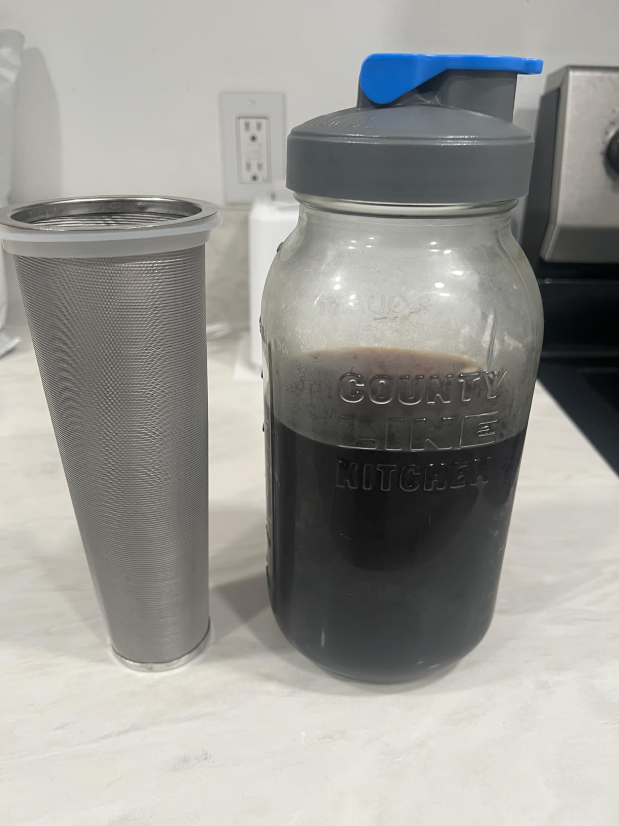 County Line Kitchen Glass Cold Brew Coffee Maker with Lid - Wide Mouth, 2 Quart (64 oz) - Heavy Duty, Leak Proof - Sun & Iced Tea Pitcher, Cold Brew Coffee, Breast Milk Storage, Water - Black customer photo 1