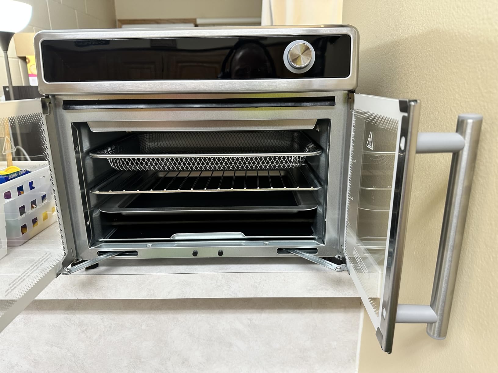 BLACK+DECKER Crisp 'N Bake Air Fryer Toaster Oven Combo, 12 in 1 Countertop Convection Oven Cooks Food Fast, Fits a Whole Pizza or 6 Toast Slices, French Doors with Stainless Steel Finish customer photo 1