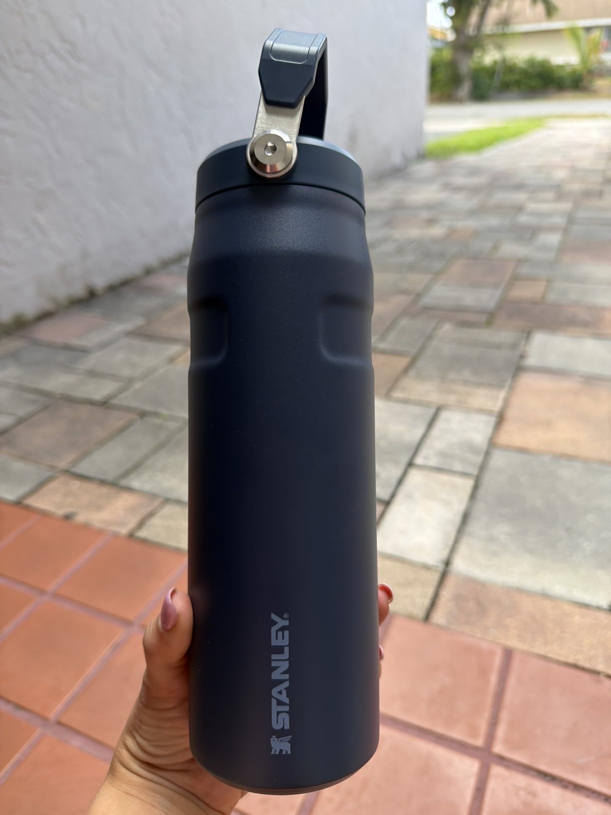 Stanley IceFlow Flip Straw 2.0 Water Bottle 24 OZ | Built-In Straw with Larger Opening | Lightweight & Leak-Resistant | Insulated Stainless Steel | BPA-Free | Navy customer photo 2