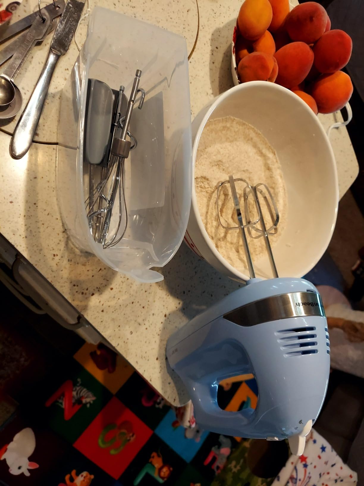 Hamilton Beach 6-Speed Electric Hand Mixer with Whisk, Dough Hooks and Easy Clean Beaters, Powerful 275 Watt Motor, Snap-On Storage Case, Black customer photo 2