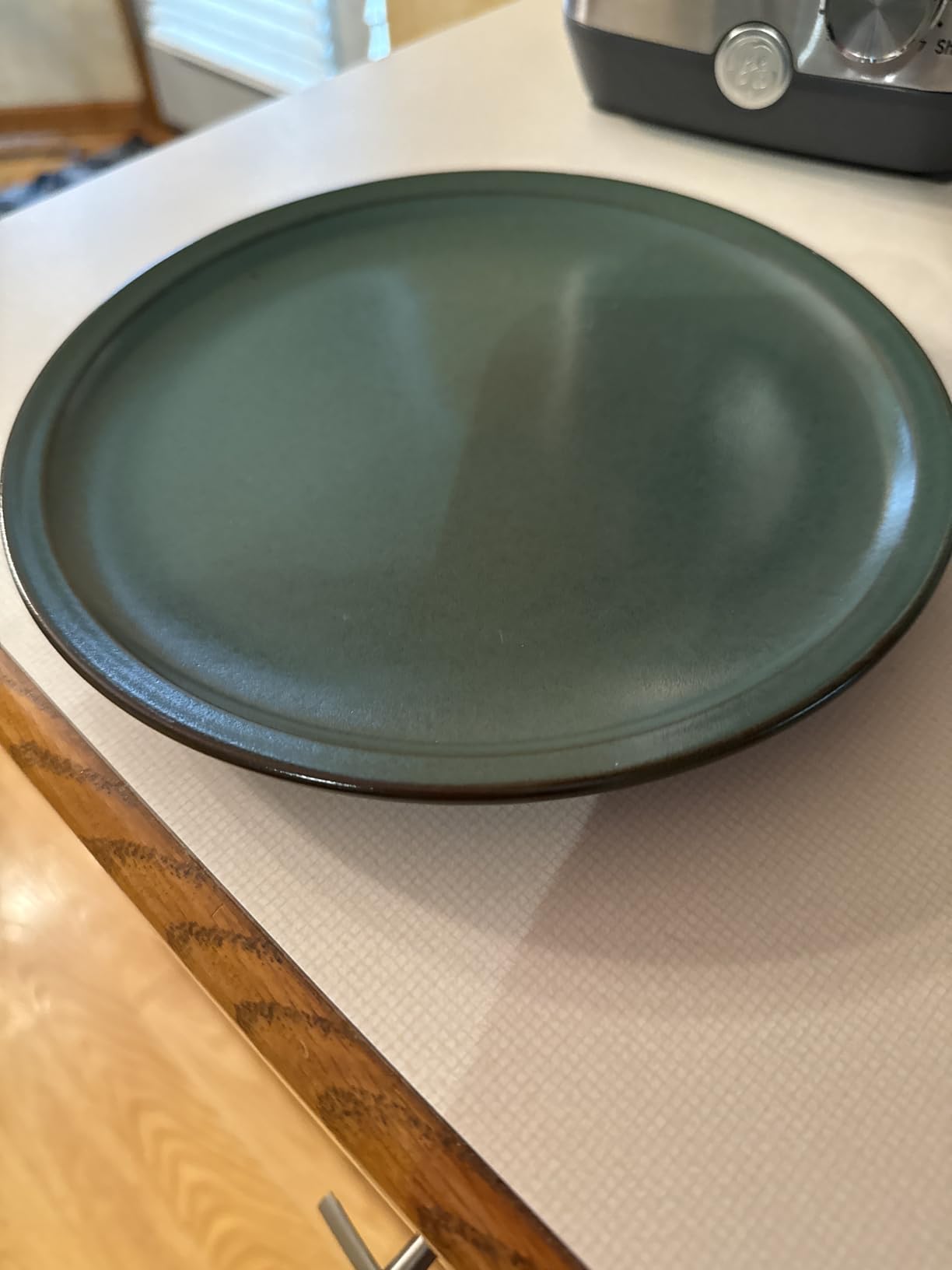 Gibson Elite Beckett Stoneware Matte Reactive Glaze 16 Piece (Service for 4) Plates and Bowls Dinnerware Set - Green customer photo 2
