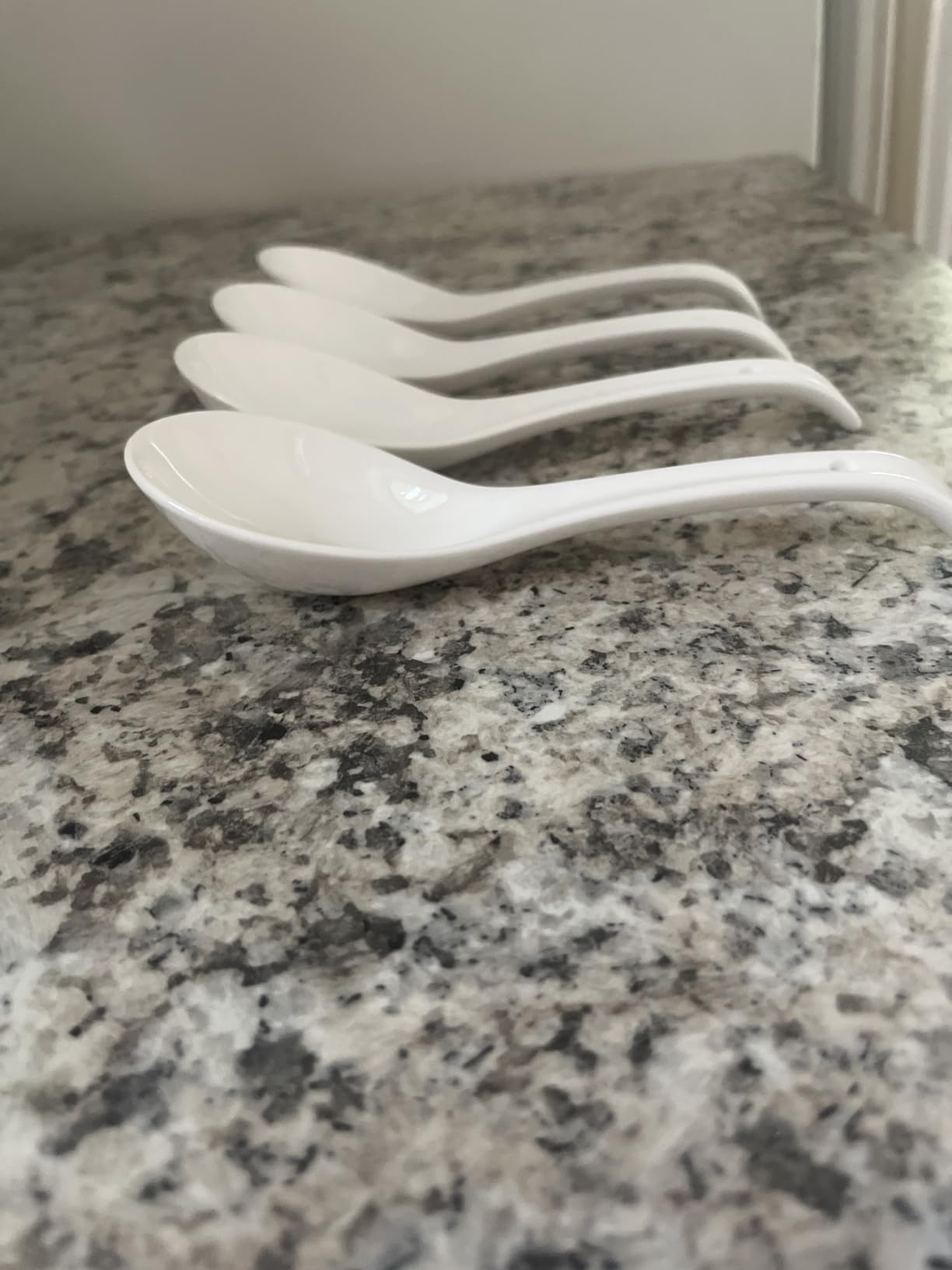DOWAN Soup Spoons, Ceramic Asian Soup Spoons, White Japanese Spoon Large for Ramen Pho Wonton Dumpling Miso, Deep Oval Hook Design, Set of 4 customer photo 1