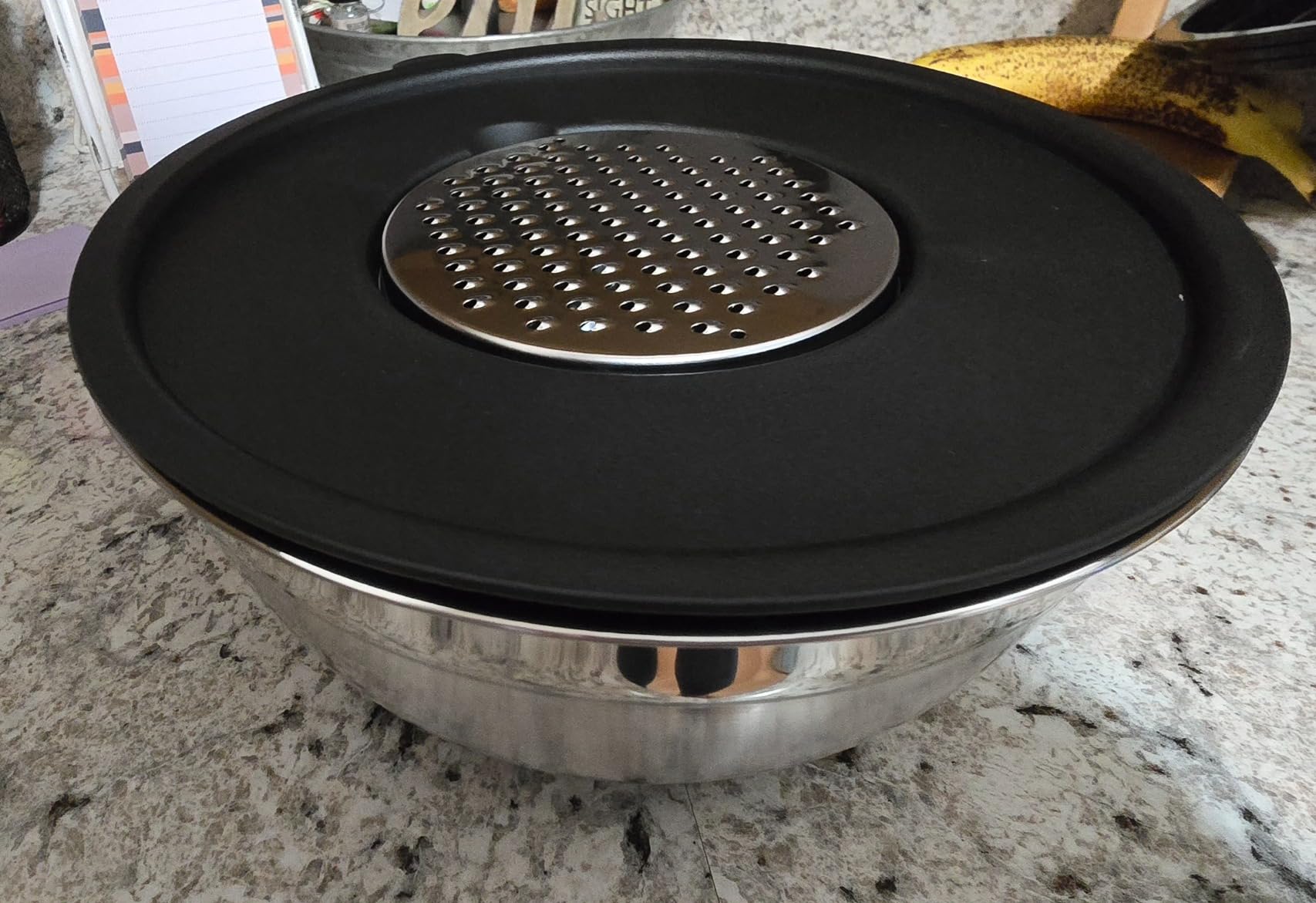 Priority Chef 6Pc Large Mixing Bowls With Lids Set with Non-Slip Bases, Stainless Steel Mixing Bowl Set, 6 Airtight Lids and 3 Graters, Black customer photo 2