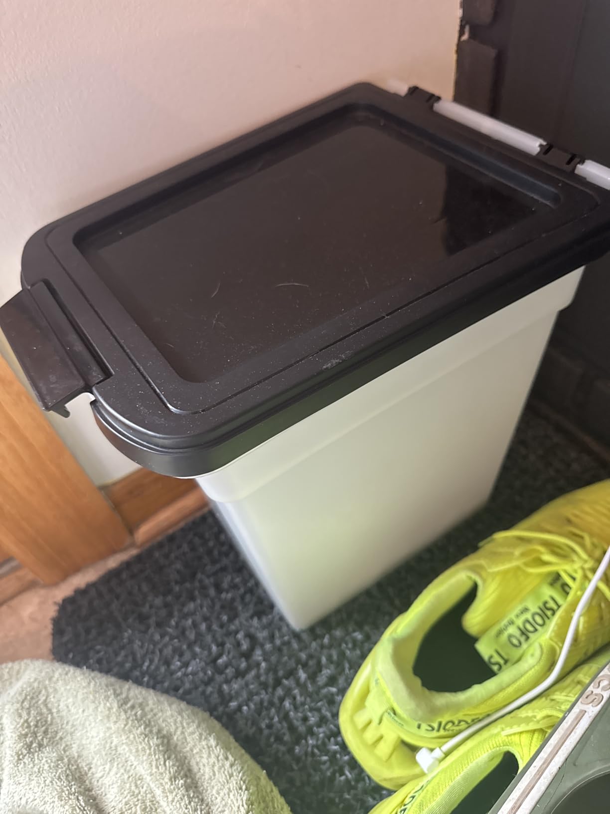 IRIS USA Dog Food Storage Container, 2 Pack, Up to 30 lbs Each, Airtight Seal for Freshness, Wheels for Rolling, Easy One Hand Opening, Made in USA, BPA Free, Clear/Black customer photo 2