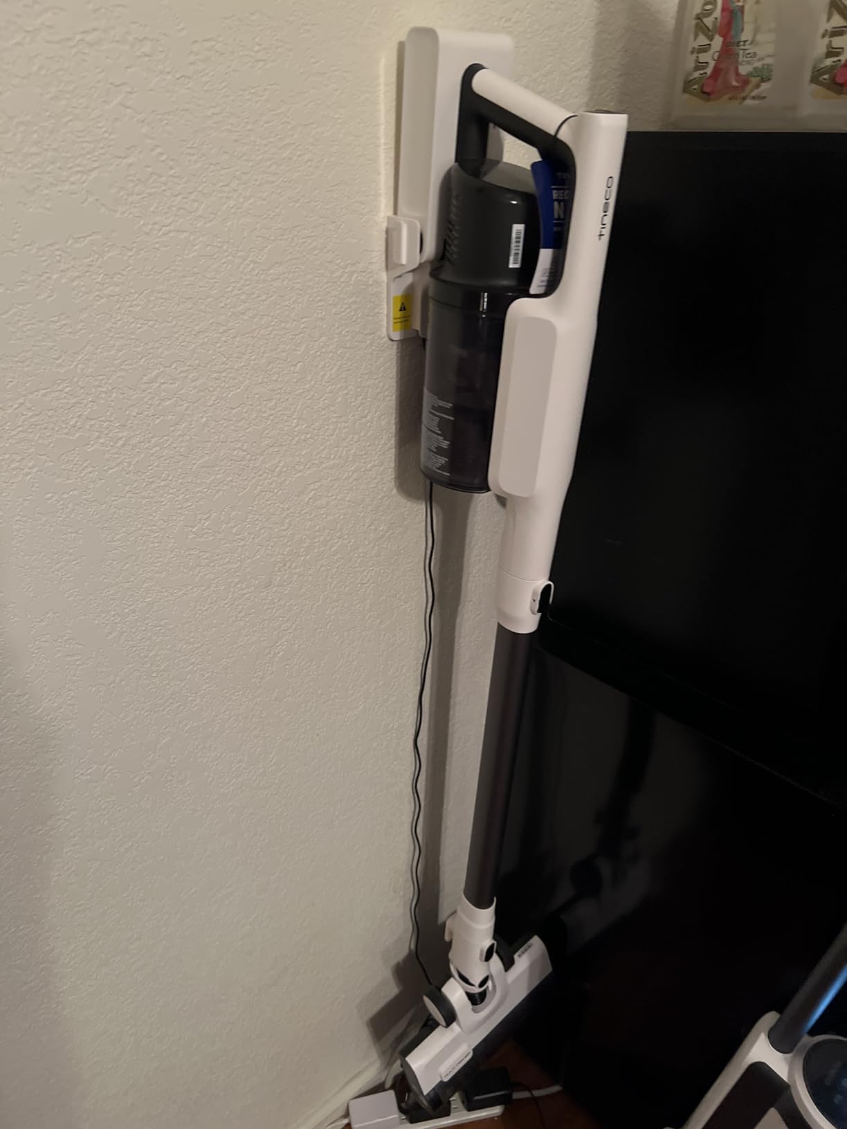 Tineco A20 Cordless Stick Vacuum Cleaner, Powerful Suction, 3 Modes for Multi-Level Messes customer photo 1