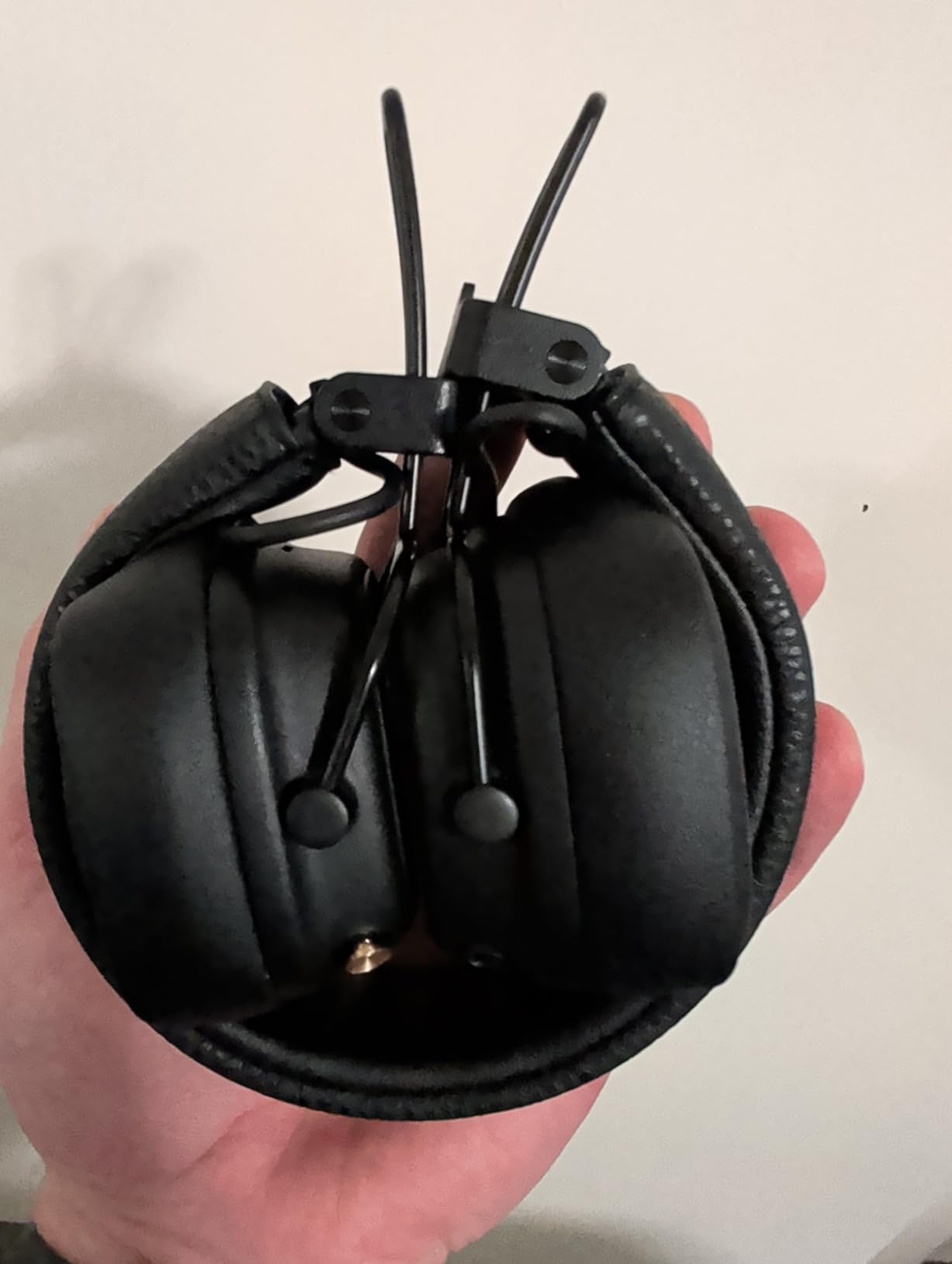 Major V On-Ear Wireless Bluetooth Headphones - Black customer photo 1
