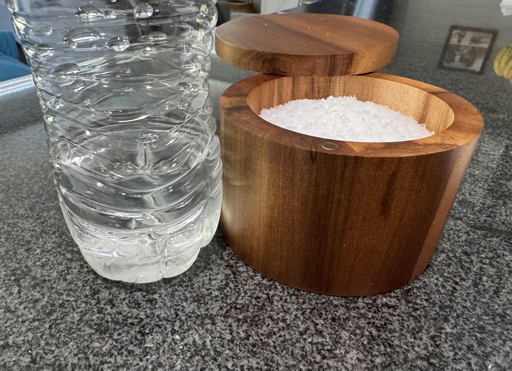 9-ounce Salt Cellar with Spoon and Swivel Lid, Acacia Wood Salt & Spice Box, Salt Keeper, Wood Jar for Kitchen, Perfect for Storing Table Salt, Gourmet Salts, Herbs, or Your Favorite Seasonings customer photo 2