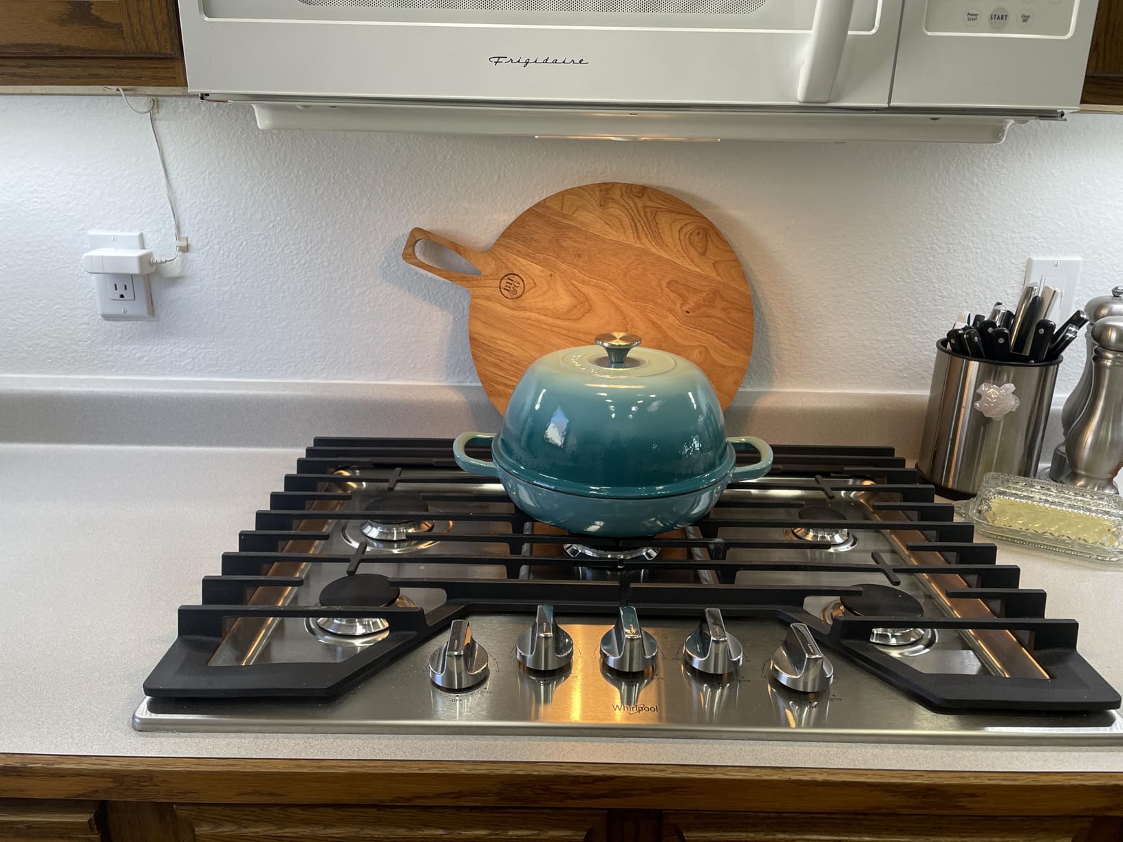 Enamelled Cast Iron Dutch Oven Pot - Dutch Oven For Sourdough Bread Baking - Cast Iron Bread Pot - Blue, 6 Quarts, 26cm - by Nuovva customer photo 1