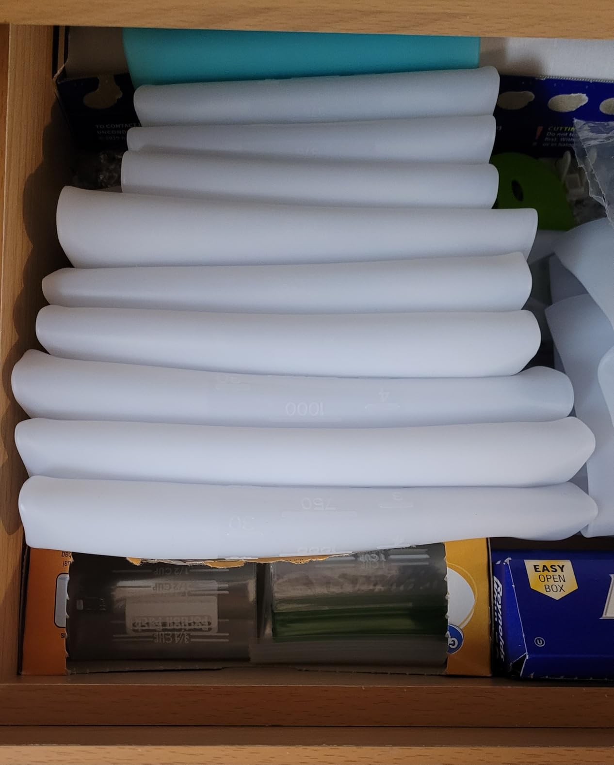 Reusable Food Bags, 12 Pack 100% Silicone Food Storage Bags Stand Up Zip Lock Container, Freezer Microwave Oven Dishwasher Safe, 4 Medium 4 Small 4 Extra Small, Aqua customer photo 2
