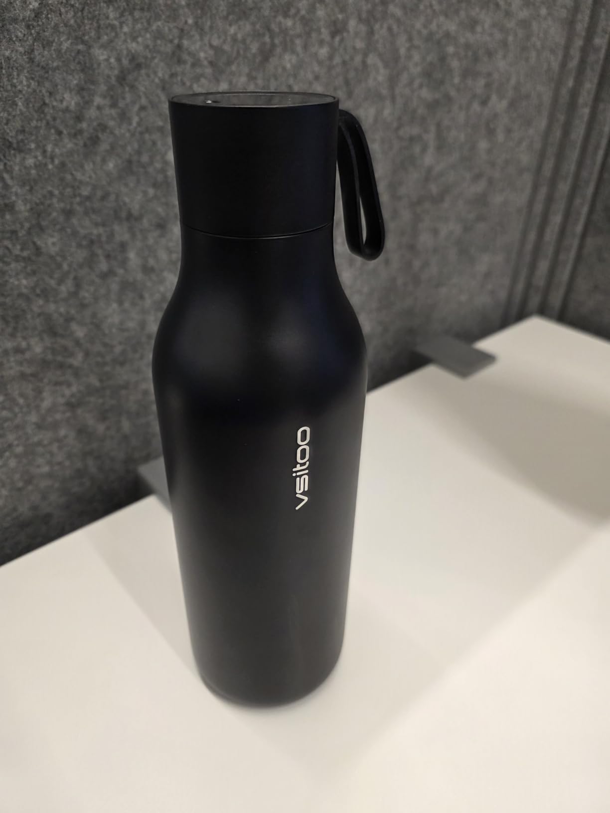 VSITOO 33oz Smart Self-Cleaning Water Bottle，Large Insulated Stainless Steel Bottle with AI Self-Clean, 30-Day Battery & Magnetic Charging for Outdoor Travel, Gym or Office, Black customer photo 1