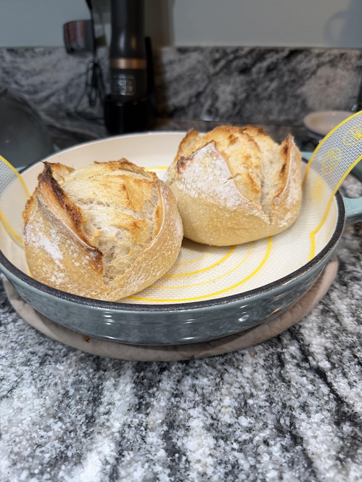 Dutch Oven for Bread Baking, Enameled Cast Iron Dutch Oven Pot with Lid, Bread Oven for Sourdough Bread Baking, Cast Iron Bread Pan, 5 qt Cyan customer photo 1