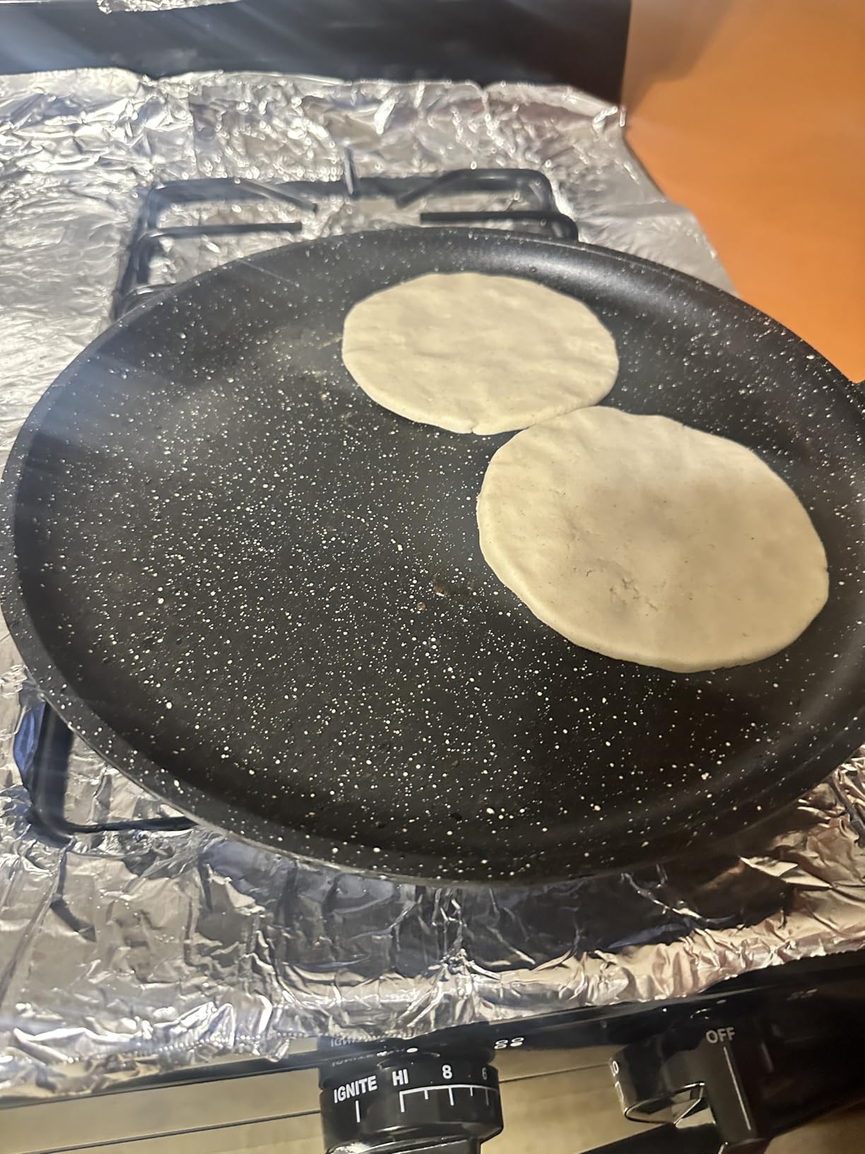 Kordisen Crepe Pan Nonstick, 12 Inch Dosa Pan with Spreader, Granite Coating Comales Para Tortillas Pancake Pan, Flat Bottom for Stove Top, Induction Compatible, PFOA Free customer photo 2