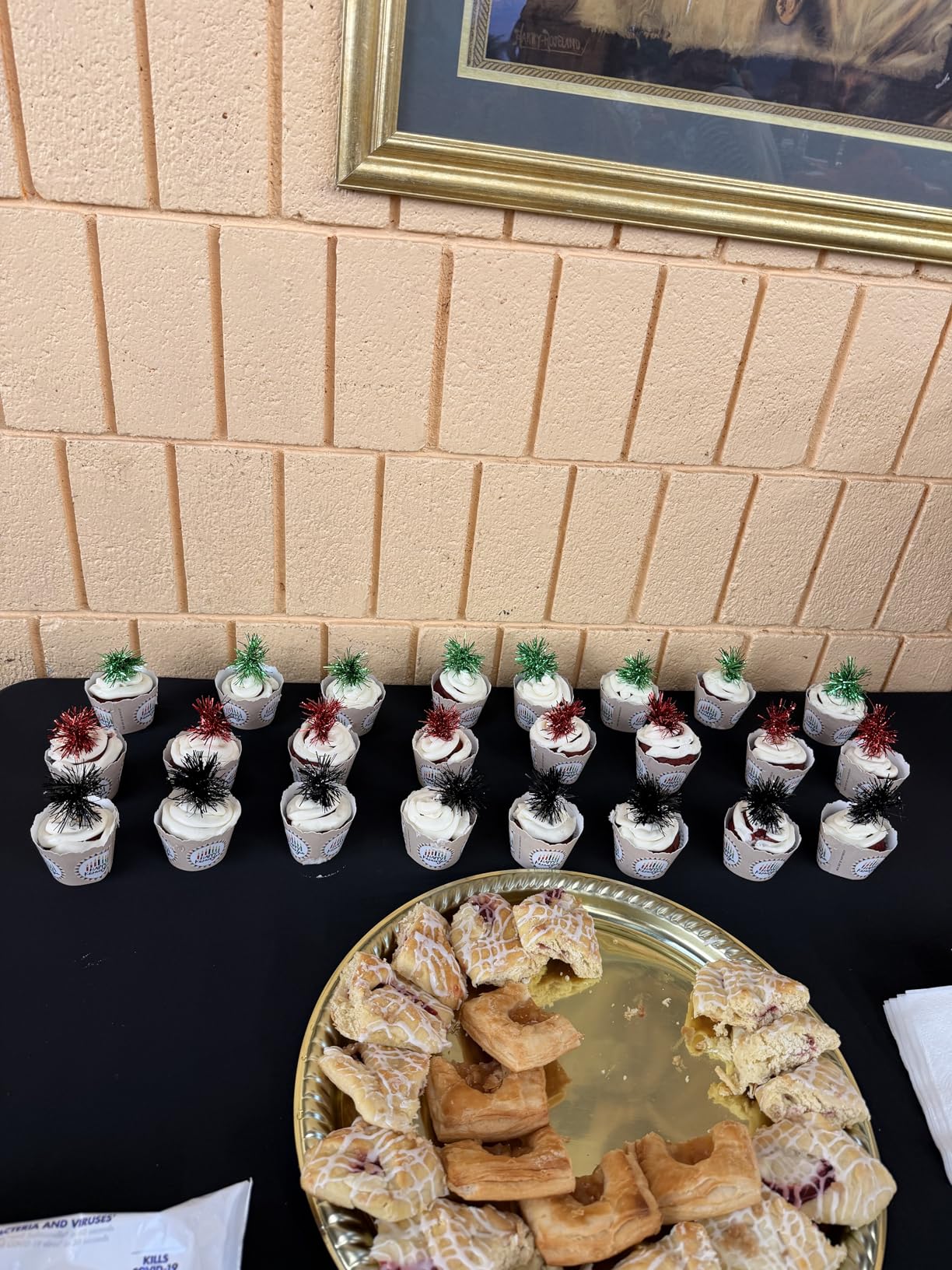 Pureegg Spandex Tablecloth 6ft - 2 Pack, Fitted and Tight Cloth for Rectangle Table, Wrinkle-Free and Stretch Table Cover for Party, Wedding, Banquet and Birthday, Black customer photo 1
